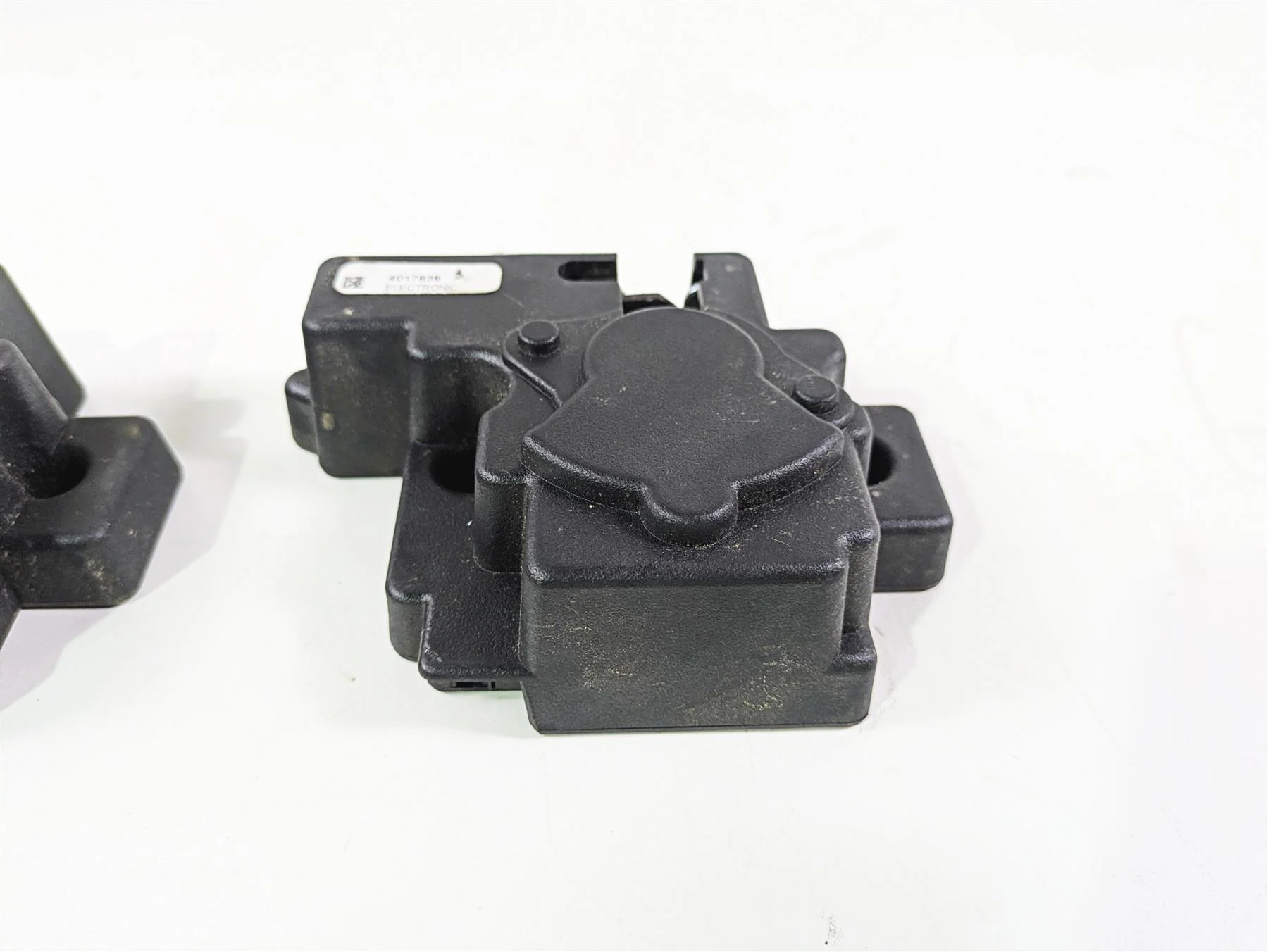 2018 Indian Springfield Dark Horse Saddlebag Lock Actuator Set 4017838 - Image 8