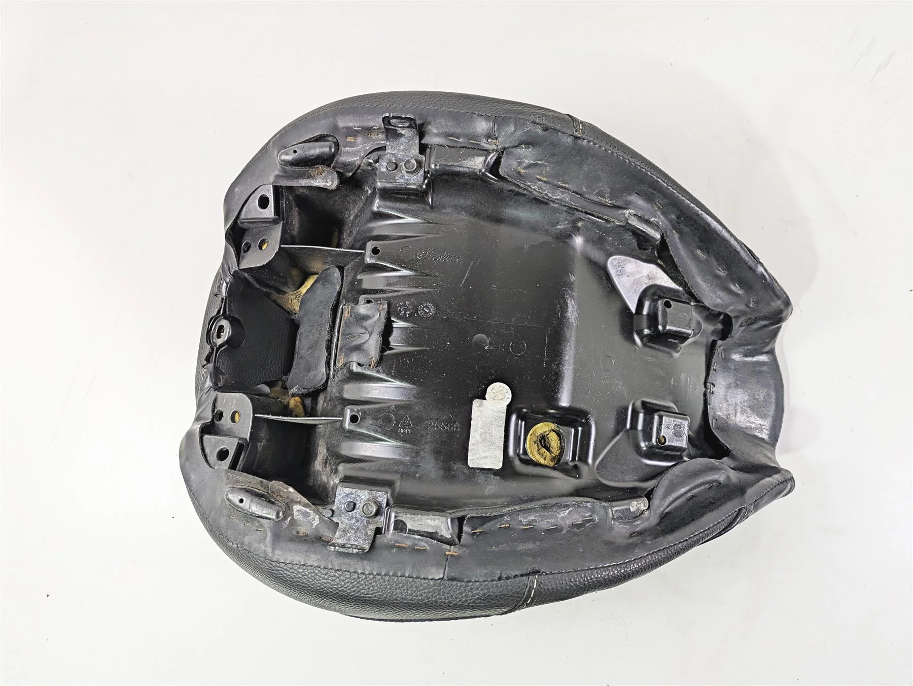 2018 Indian Springfield Dark Horse Stock Seat Saddle + Heat Shield 2686580 - Image 9