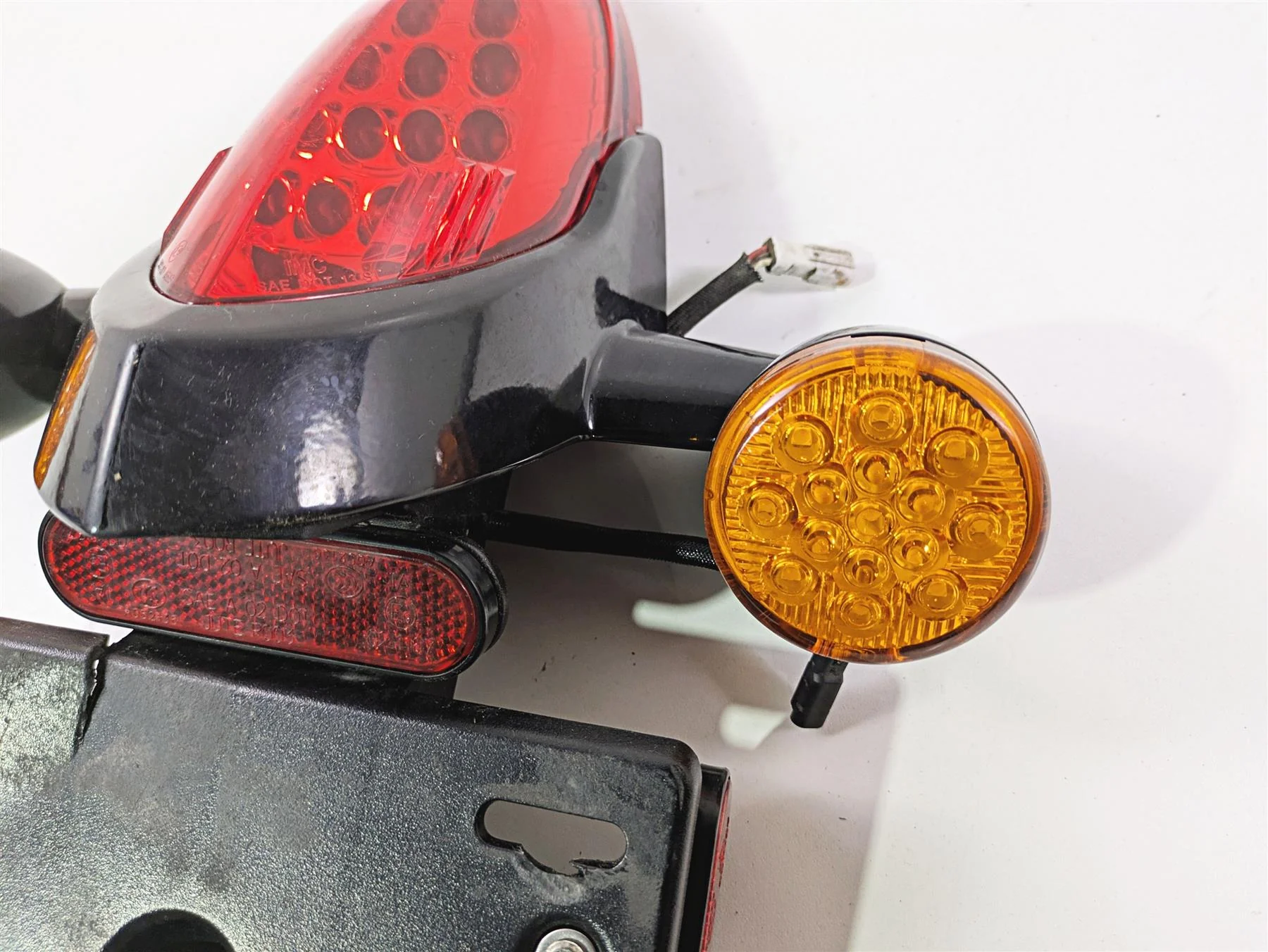 2018 Indian Springfield Dark Horse Taillight Blinker Plate Holder - Read 2412442 - Image 11