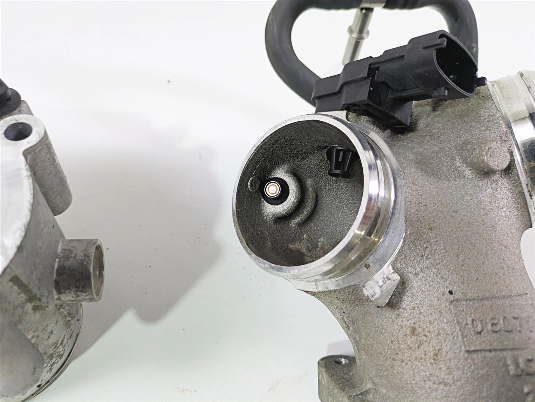 2018 Indian Springfield Dark Horse Throttle Body & Intake 1204685 5138214 - Image 10