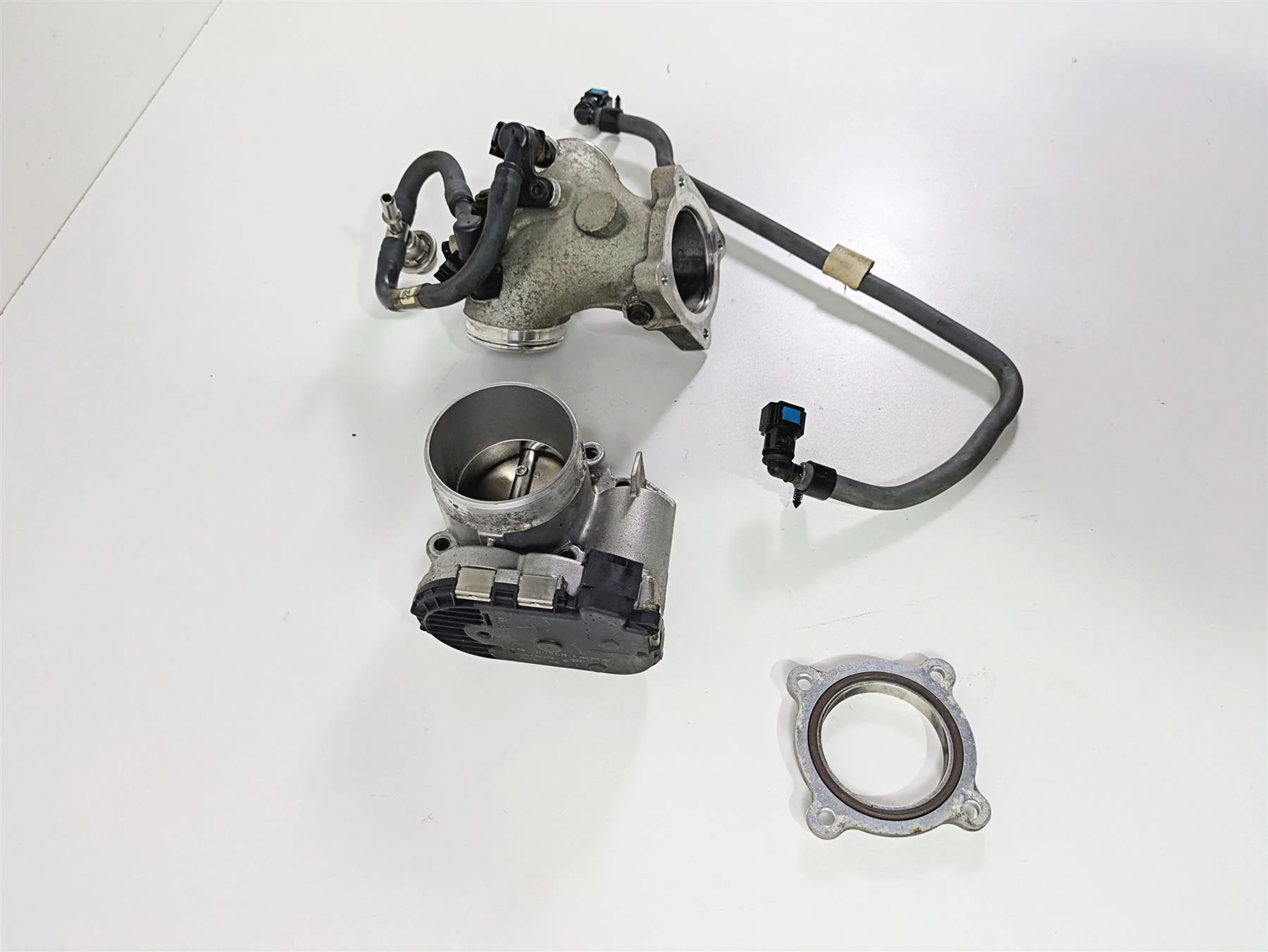 2018 Indian Springfield Dark Horse Throttle Body & Intake 1204685 5138214 - Image 2