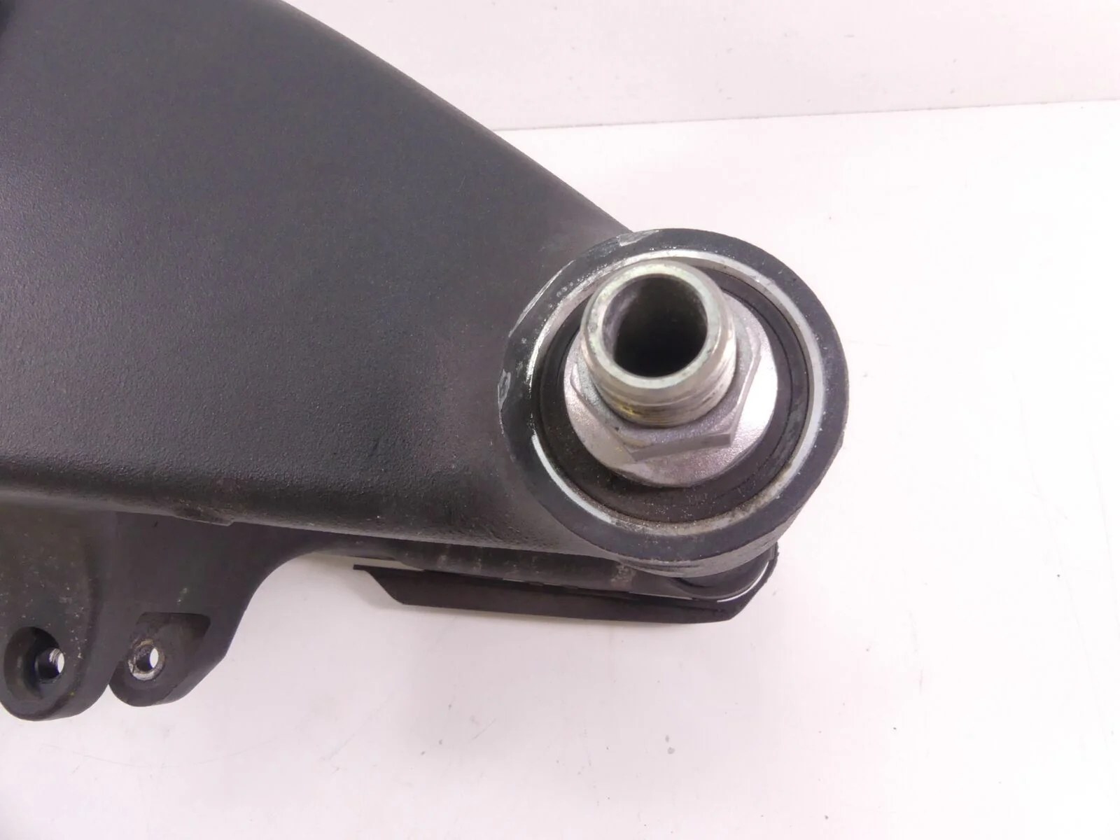 2018 Kawasaki Ninja H2 ZX1002 SX SE Rear Swingarm Axle Set - Read 33001-0686-46R - Image 6