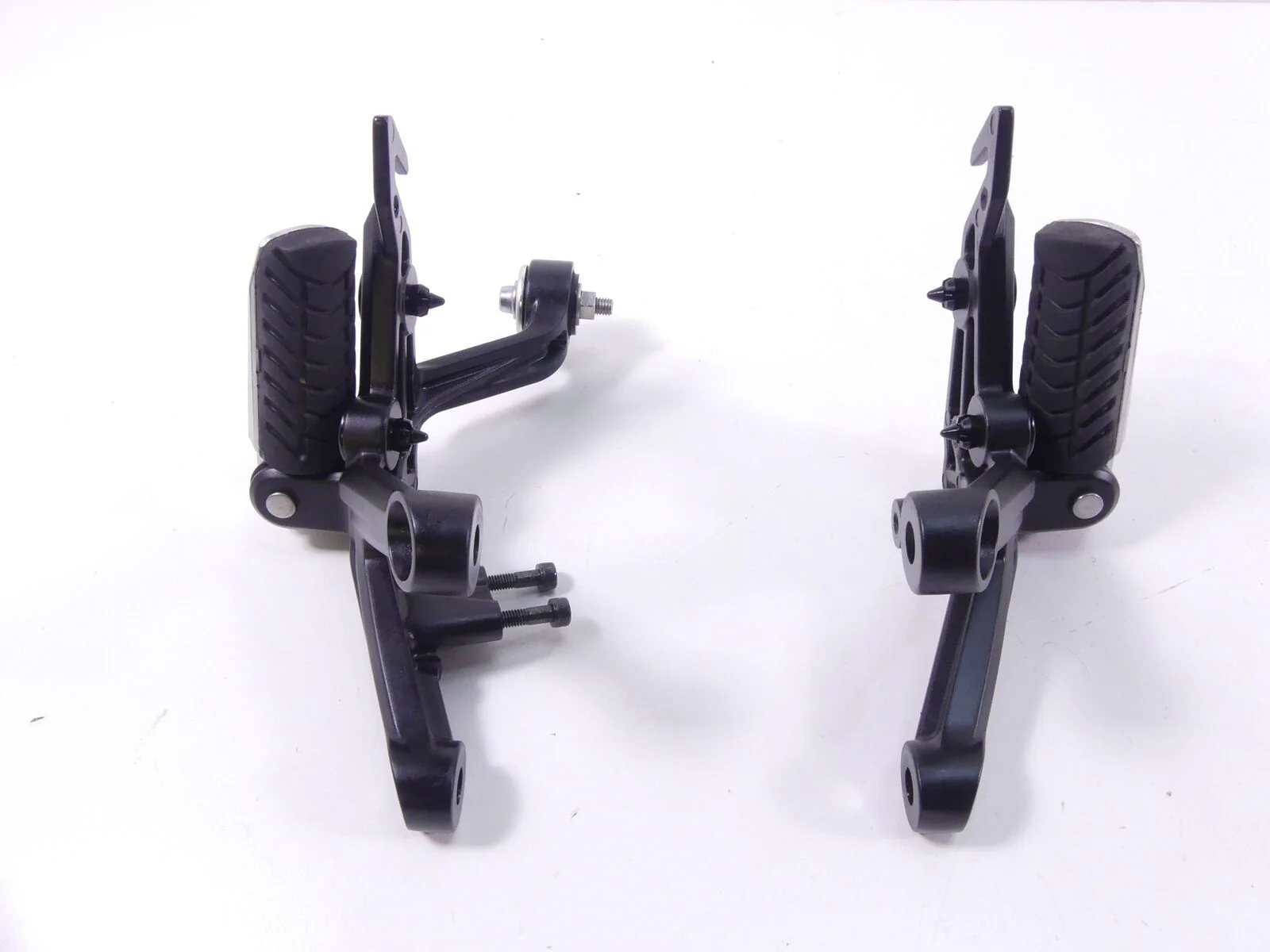 2018 Kawasaki ZX1002 NINJA H2 SX SE Rear Passenger Footpeg Peg Set 35063-1420-46 - Image 4