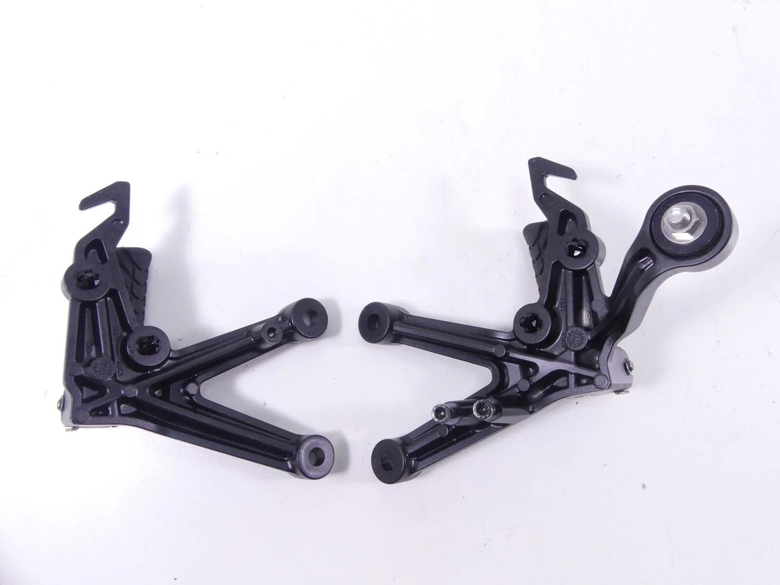 2018 Kawasaki ZX1002 NINJA H2 SX SE Rear Passenger Footpeg Peg Set 35063-1420-46 - Image 5