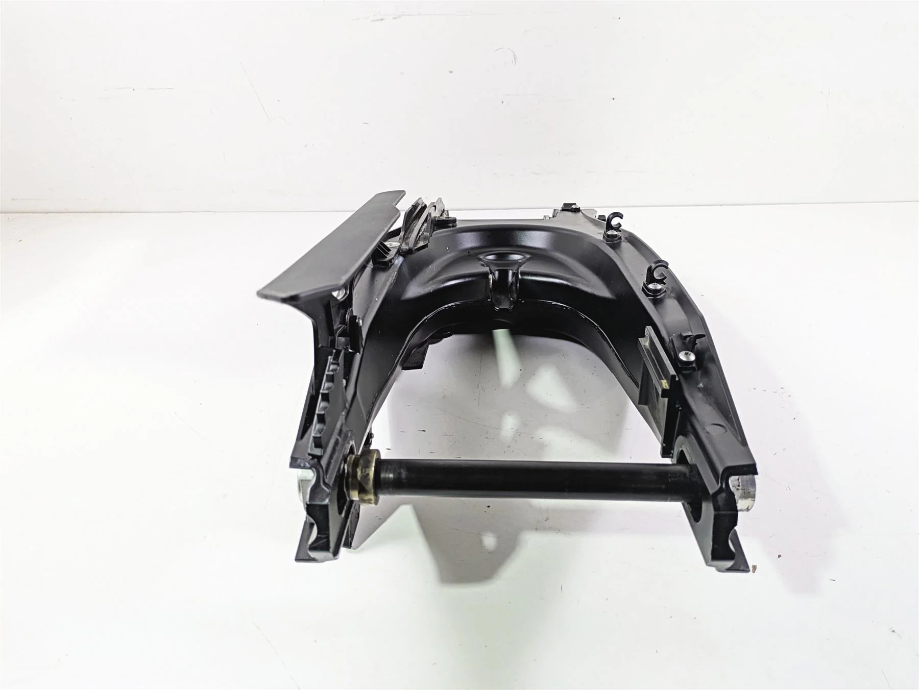 2018 KTM 1290 Super Adv S Swingarm & Axle & Pivot Bolt 6070403004433 - Image 4