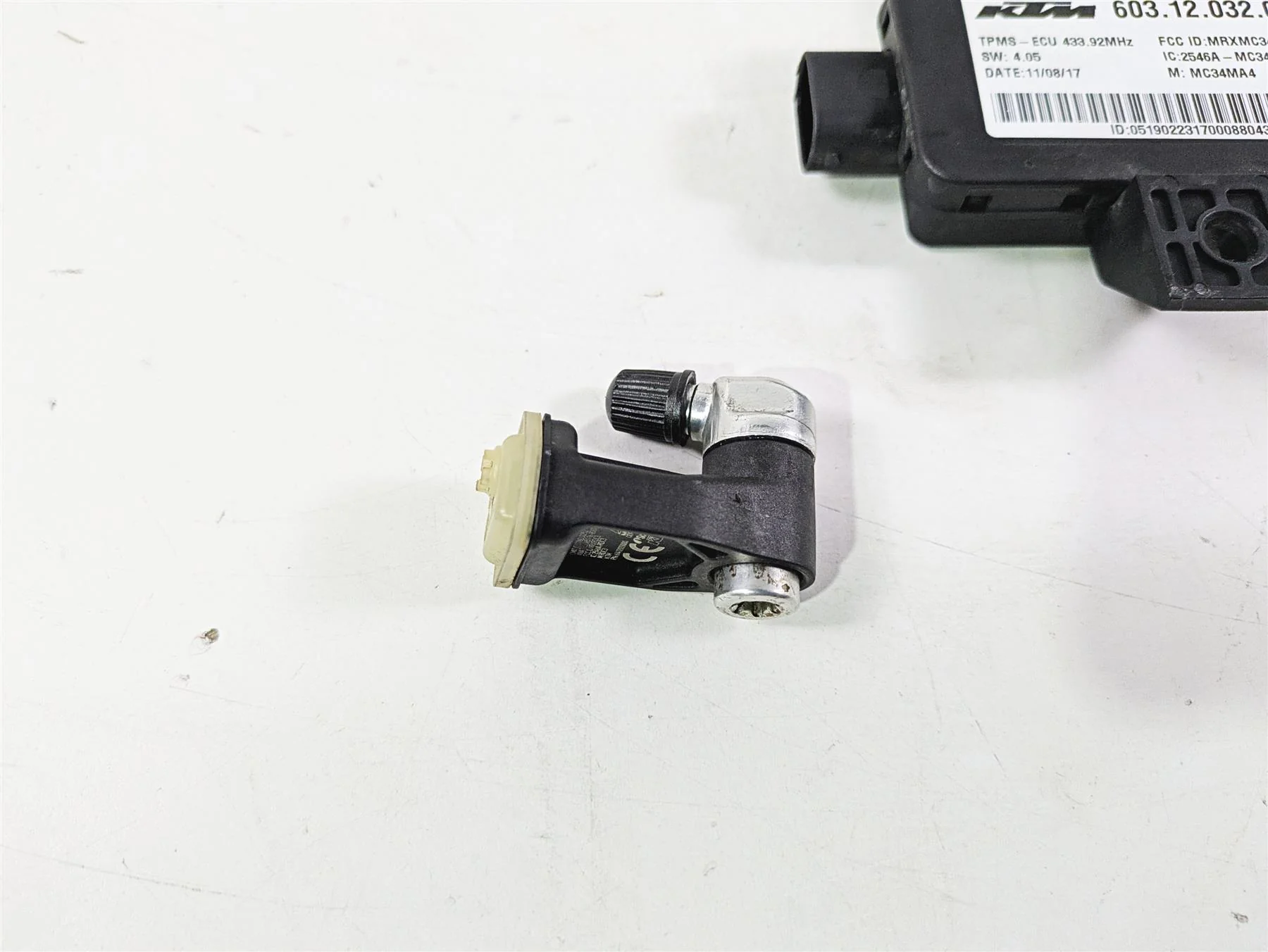 2018 KTM 1290 Super Adv S Tire Pressure Module & Sensor Set 60312032000 - Image 10