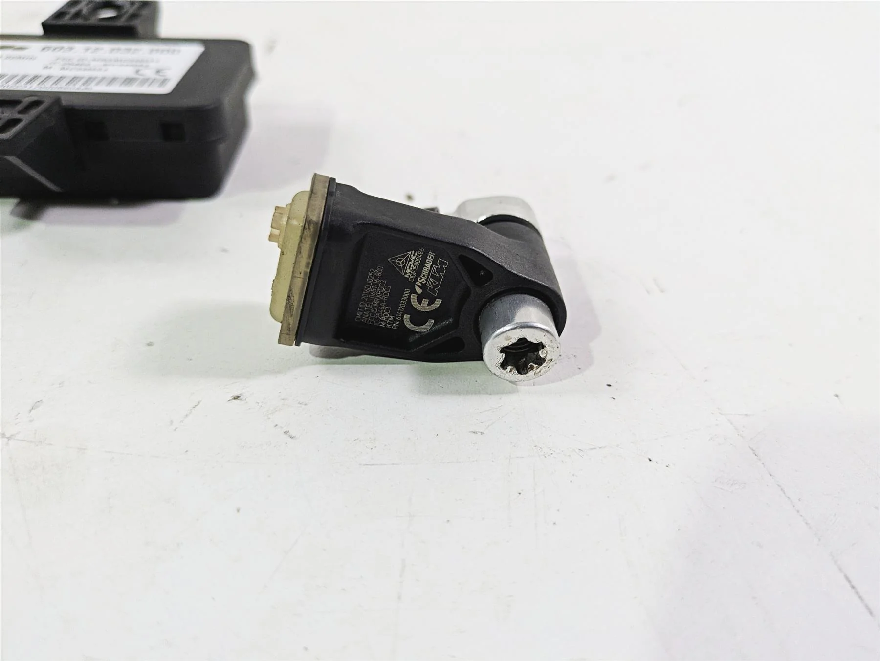 2018 KTM 1290 Super Adv S Tire Pressure Module & Sensor Set 60312032000 - Image 12