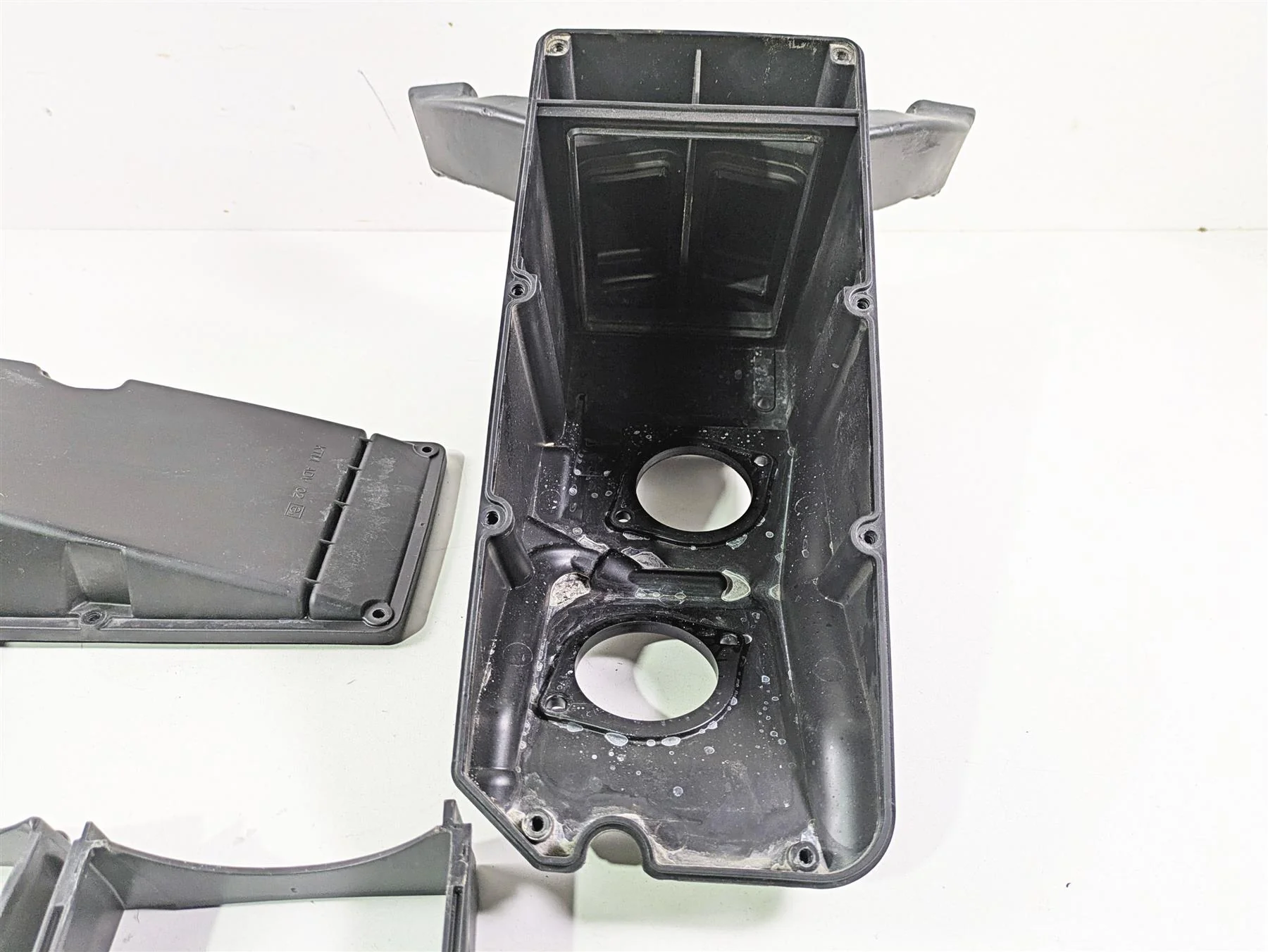 2018 KTM 1290 Super Duke R Air Box Cleaner Breather & Tubes 60306001200 - Image 9