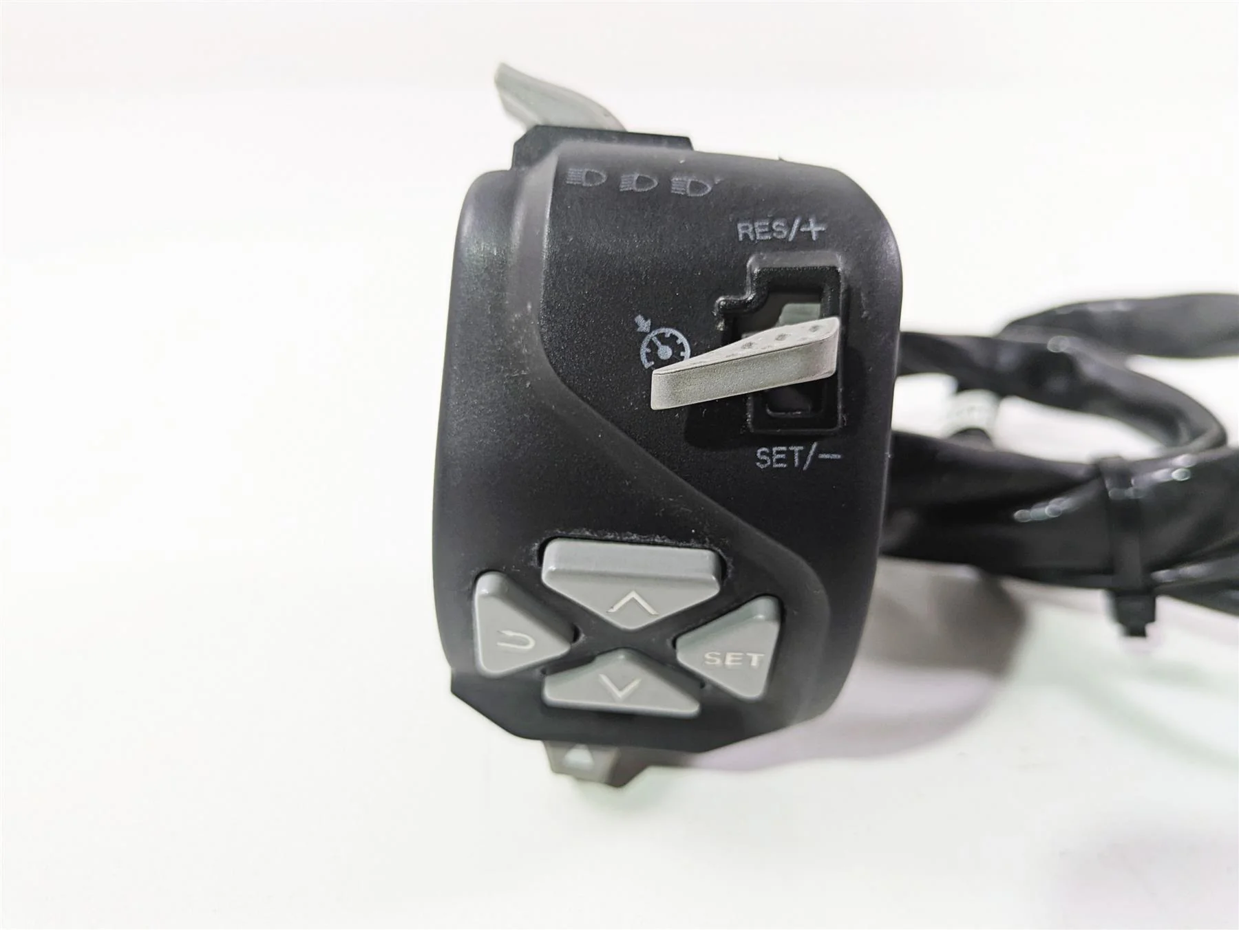 2018 KTM 1290 Super Duke R Left Hand Turn Signal Control Switch 61411170100 - Image 10