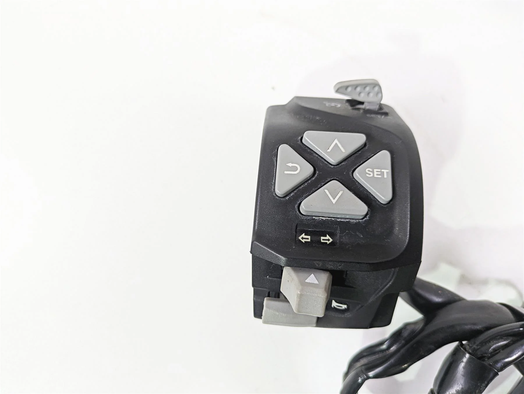 2018 KTM 1290 Super Duke R Left Hand Turn Signal Control Switch 61411170100 - Image 2