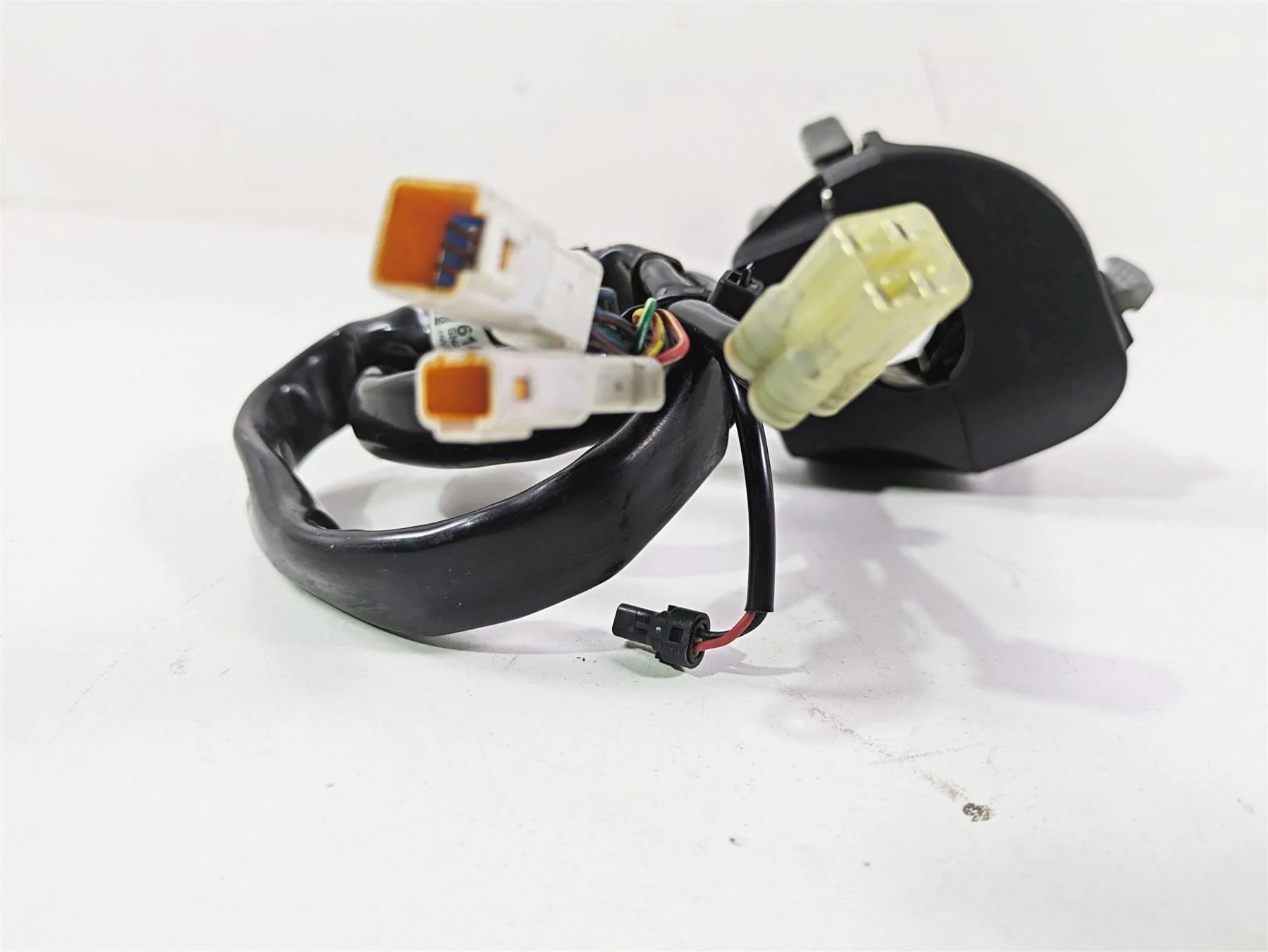 2018 KTM 1290 Super Duke R Left Hand Turn Signal Control Switch 61411170100 - Image 4