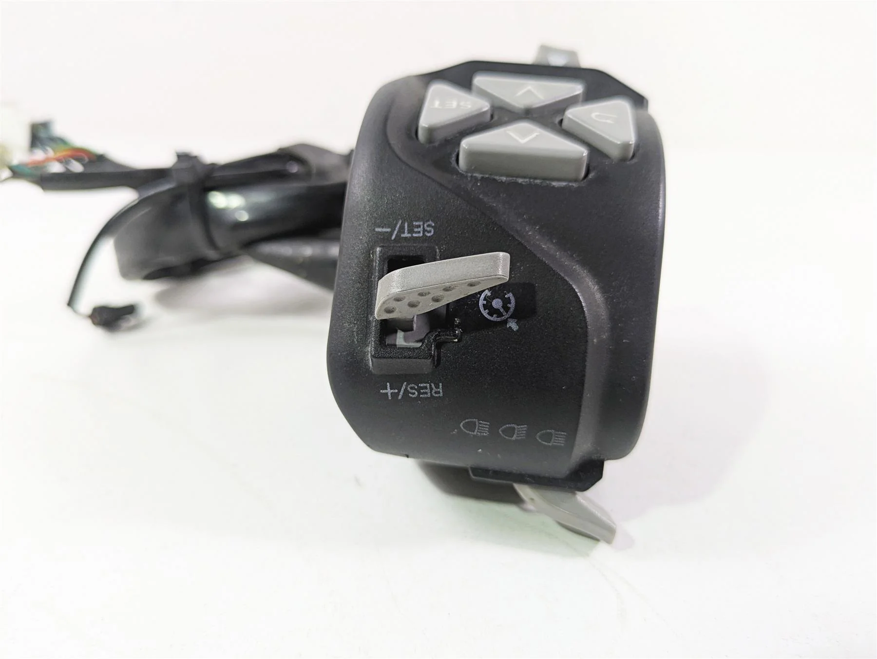 2018 KTM 1290 Super Duke R Left Hand Turn Signal Control Switch 61411170100 - Image 6