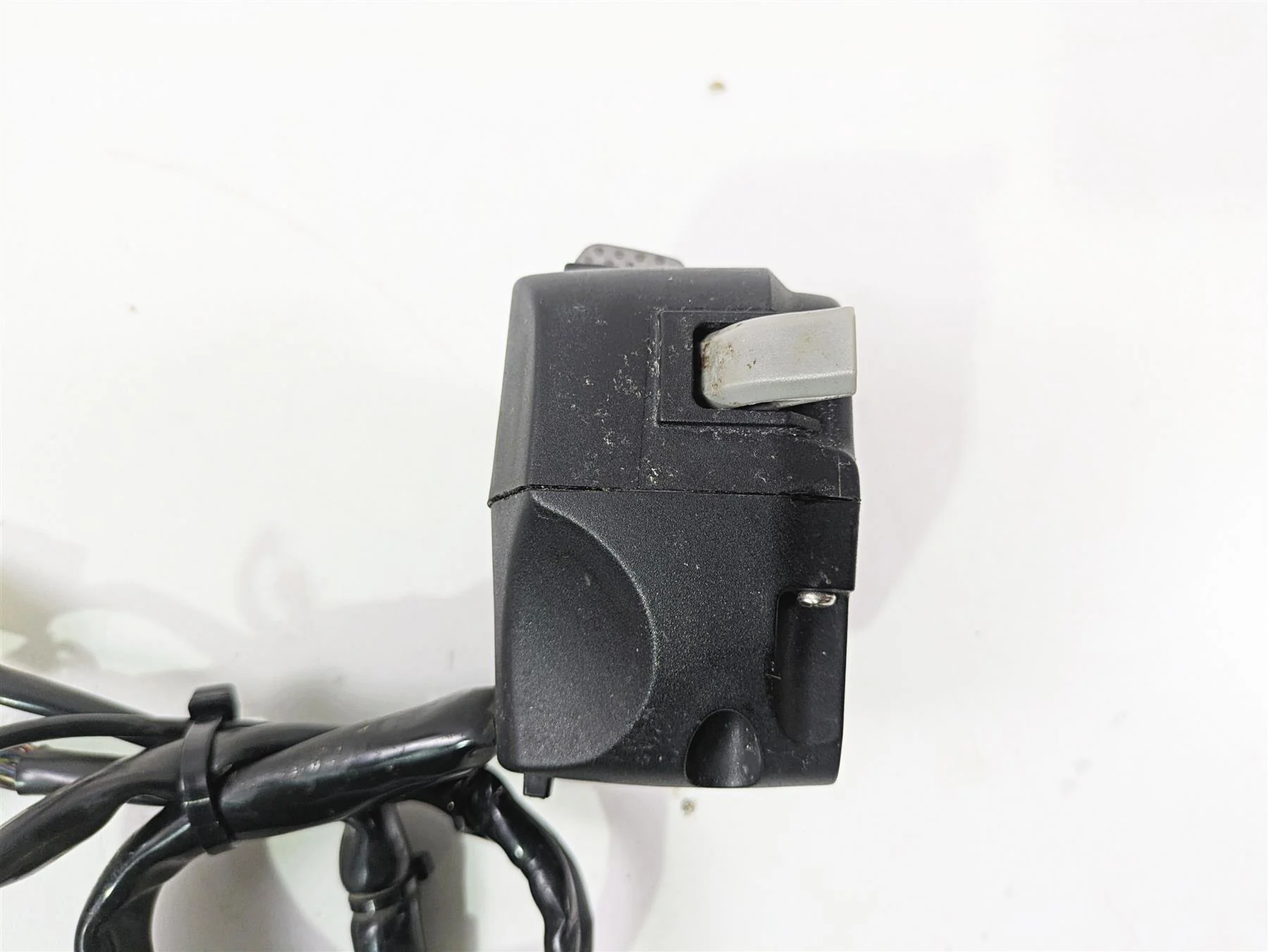 2018 KTM 1290 Super Duke R Left Hand Turn Signal Control Switch 61411170100 - Image 8