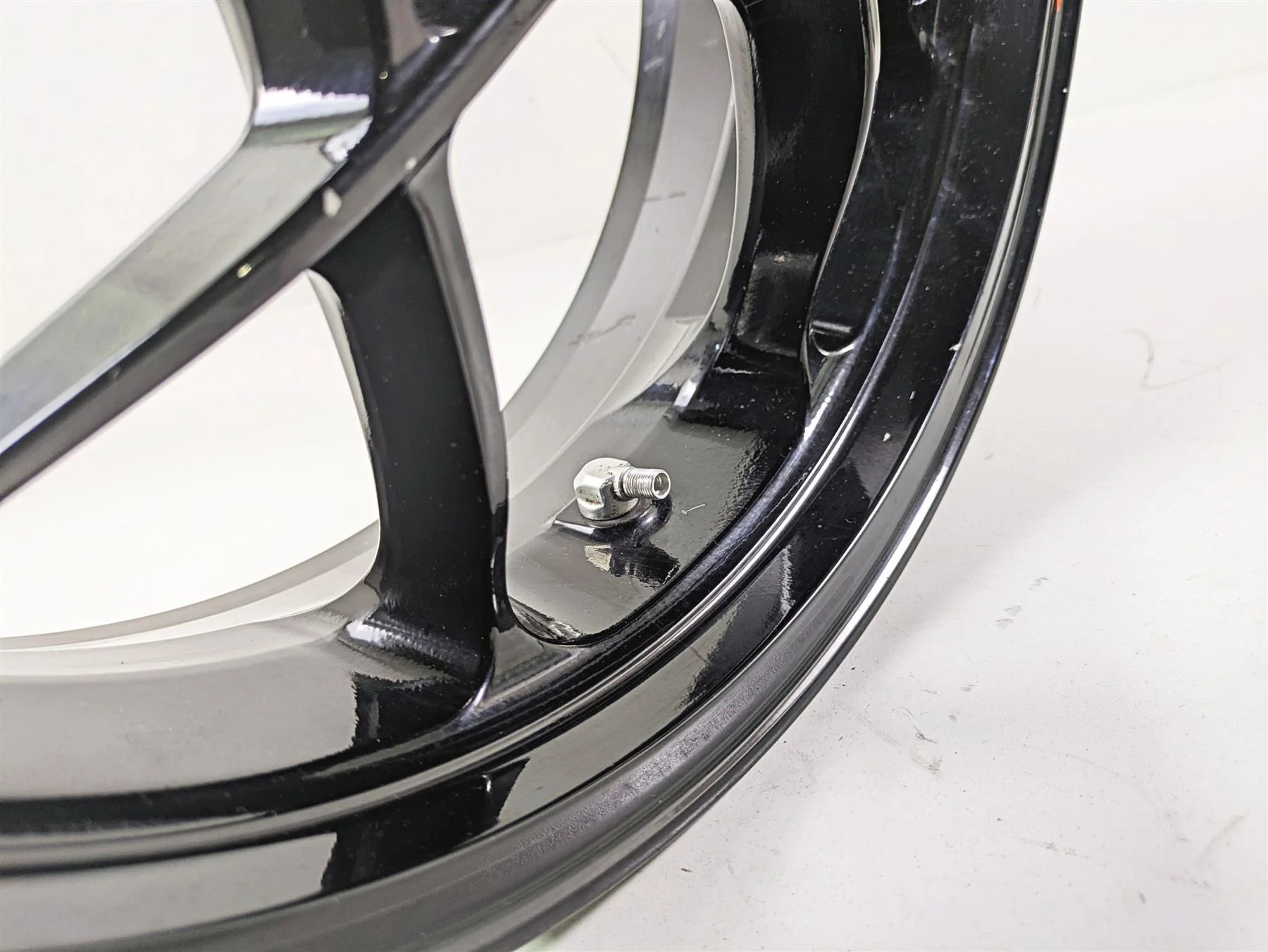 2018 KTM 1290 Super Duke R Straight 17x6 Rear Wheel Rim 6141010100030 - Image 10
