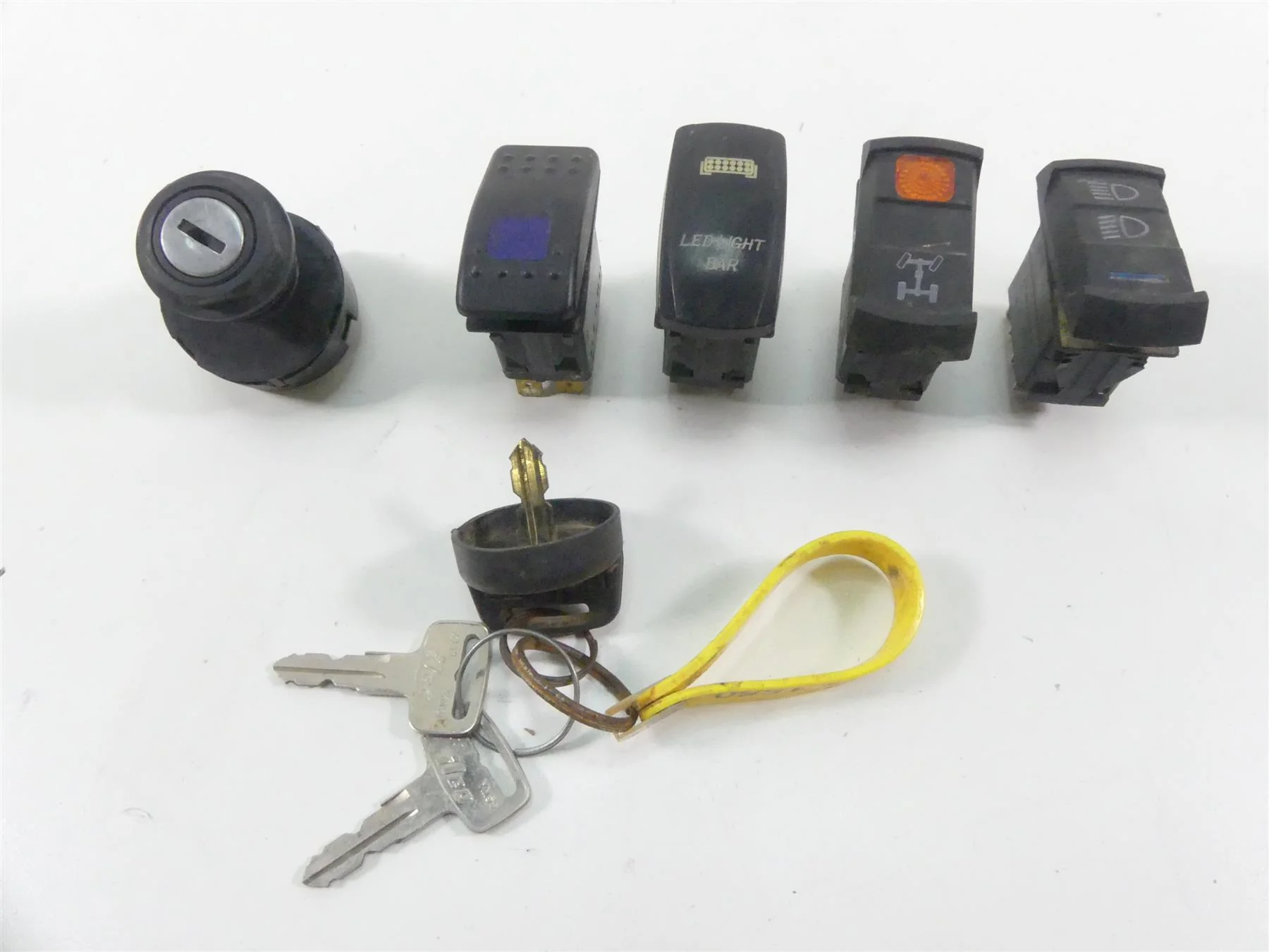 2018 Polaris RZR S 900  Ignition Light Lamp Awd Switch Key Set 4016058 4014069