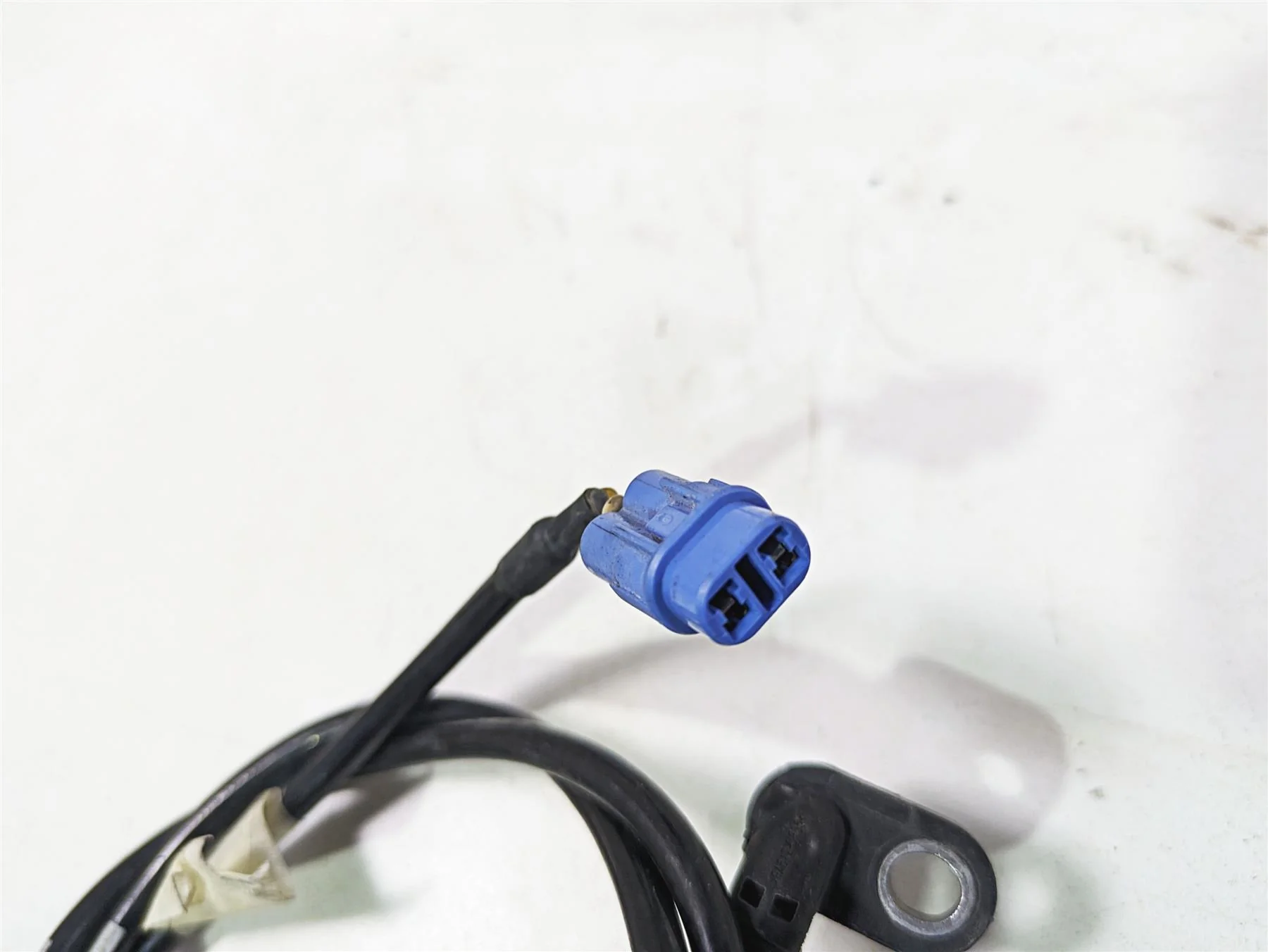 2018 Suzuki GSX1300 R Hayabusa Abs Wheel Speed Sensor Set 55710-15H10 - Image 4