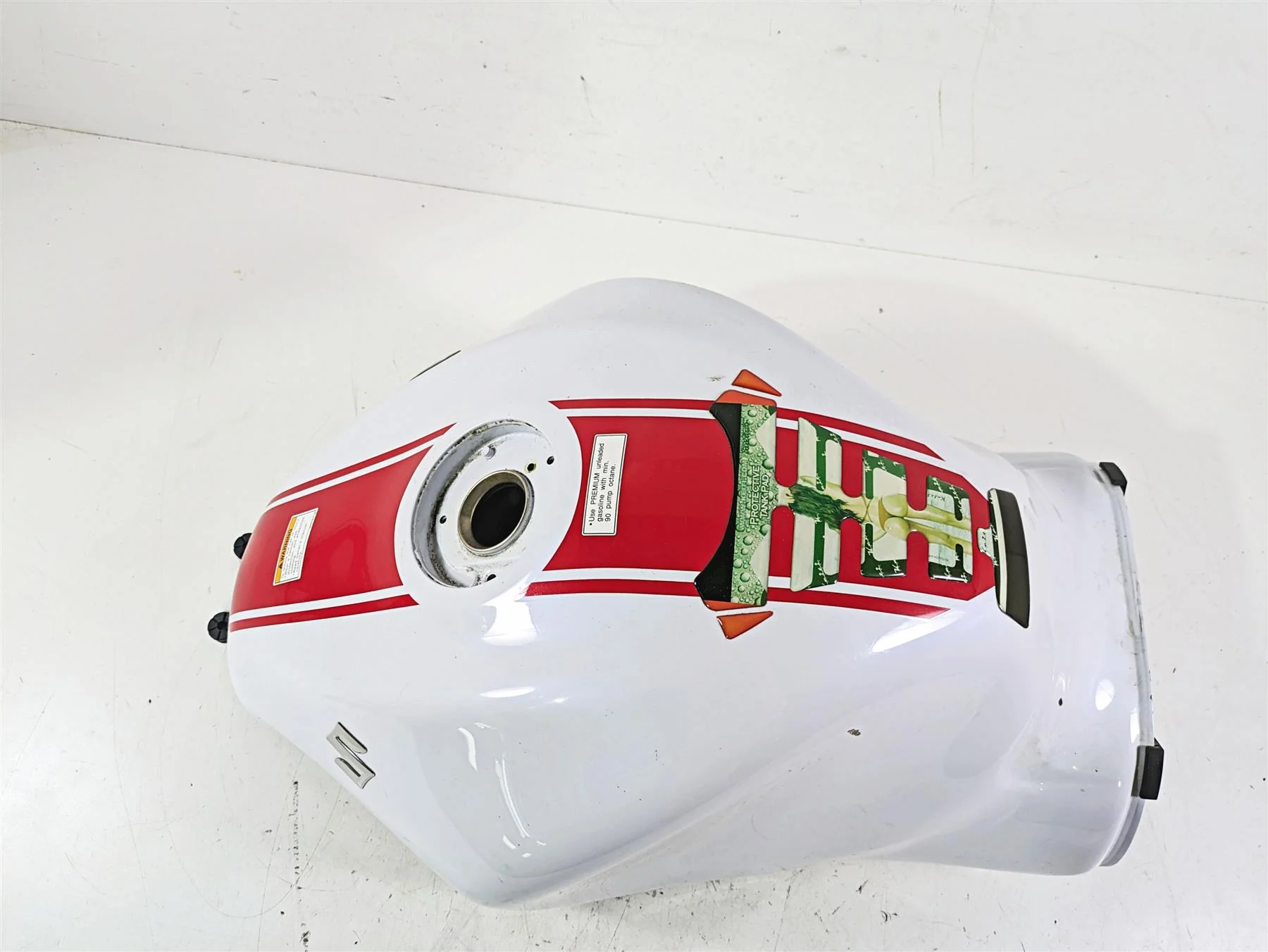 2018 Suzuki GSX1300 R Hayabusa Fuel Gas Petrol Tank Reservoir 44100-15H61 - Image 5