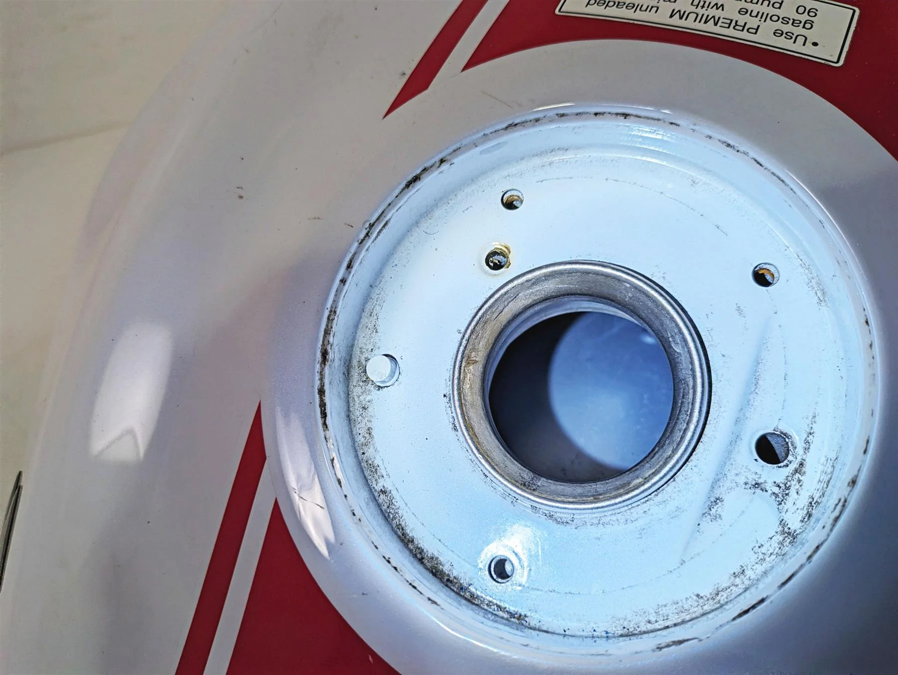 2018 Suzuki GSX1300 R Hayabusa Fuel Gas Petrol Tank Reservoir 44100-15H61 - Image 8