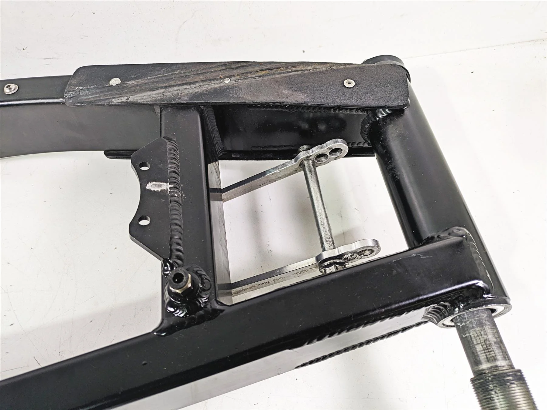 2018 Suzuki GSX1300 R Hayabusa Hardcore 30" Stretch Swingarm Built-in Air Tank - Image 6