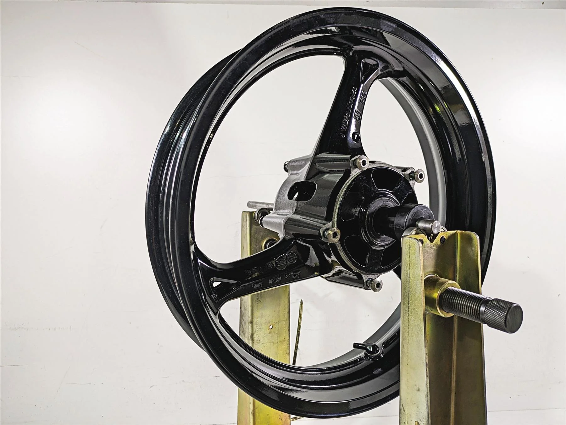 2018 Suzuki GSX1300 R Hayabusa Straight 17x3.5 Front Wheel Rim 54111-15H11 - Image 5