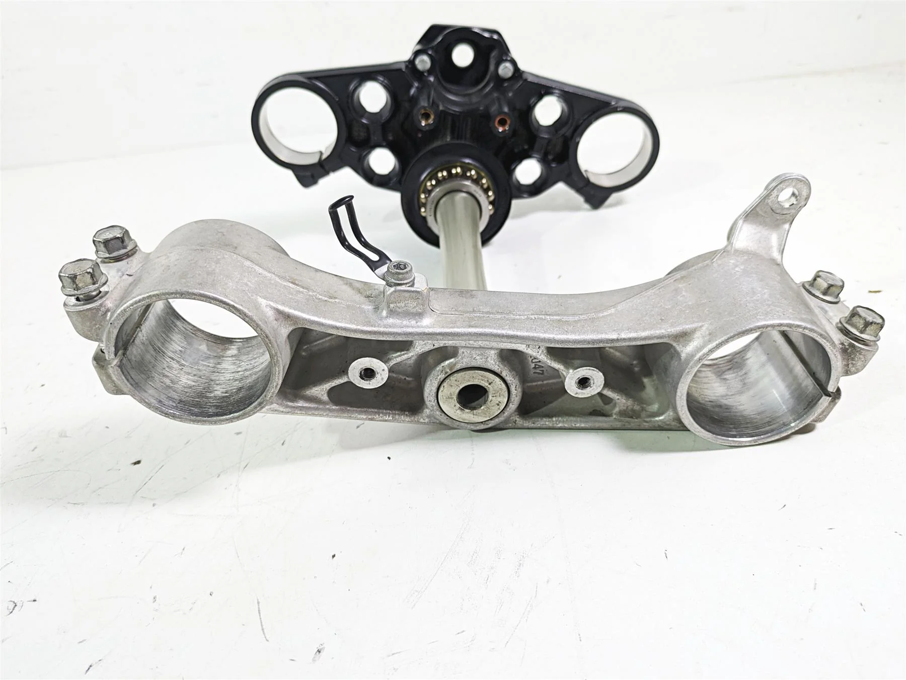 2018 Suzuki GSX1300 R Hayabusa Upper Lower Triple Tree Set 51410-24F50 - Image 3