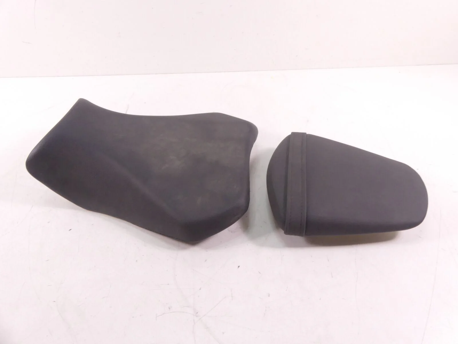2018 Suzuki GSXR750 Driver Rider Passanger Saddle Seat Set 45100-14J10-DW2