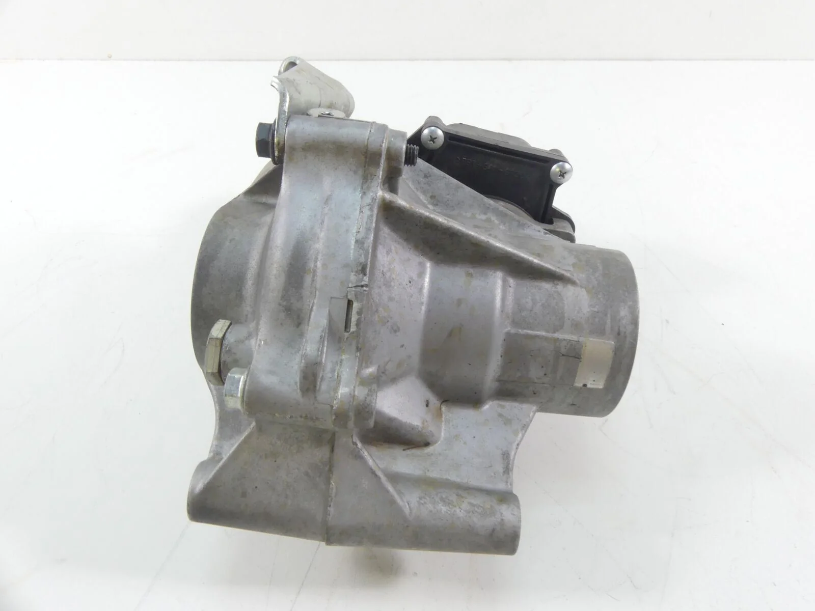 2018 Yamaha YXZ1000 R EPS Front Differential Gear Box Case 605Mi 2HC-46160-11-00 - Image 2