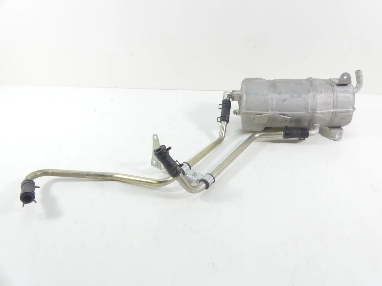 2018 Yamaha YXZ1000 R EPS Oil Tank Reservoir + Hoses Set 2HC-21751-01-00 - Image 2
