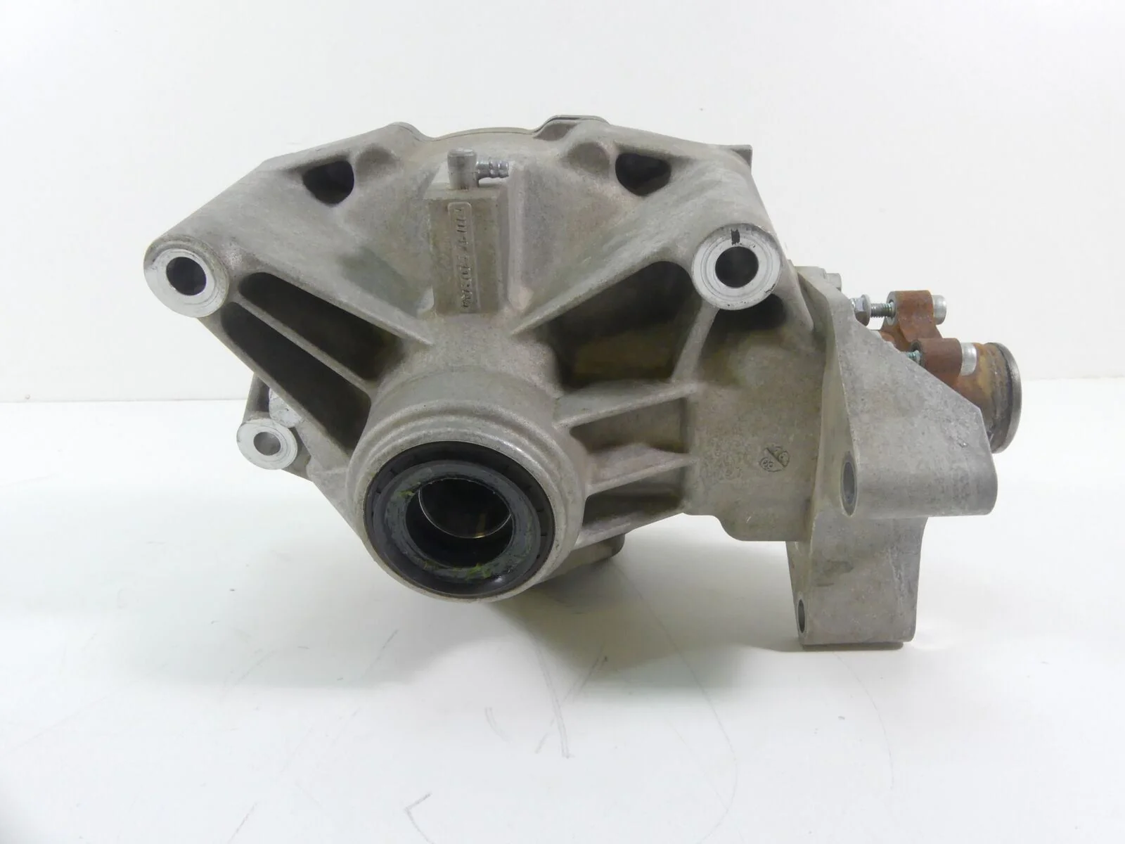 2018 Yamaha YXZ1000 R EPS Rear Differential Gear Box Case 605Mi 2HC-G6101-04-00