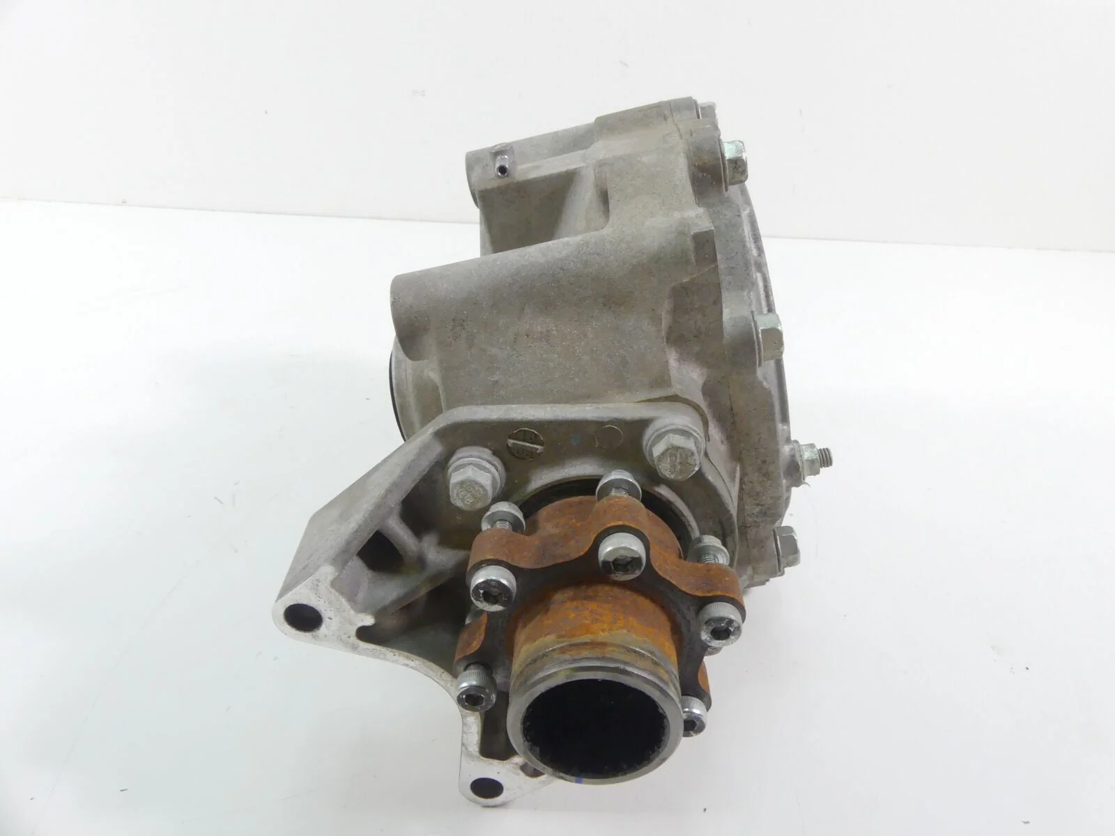 2018 Yamaha YXZ1000 R EPS Rear Differential Gear Box Case 605Mi 2HC-G6101-04-00 - Image 2