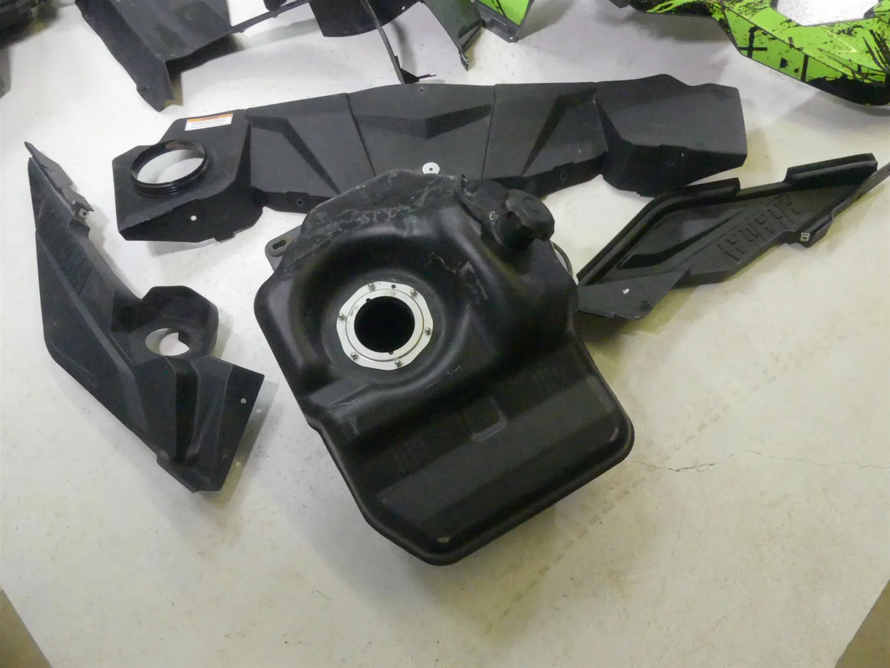 2018 Yamaha YXZ1000R EPS SS Body Fairings + Door Covers Fuel Tank Set 2HC-F1511 - Image 5