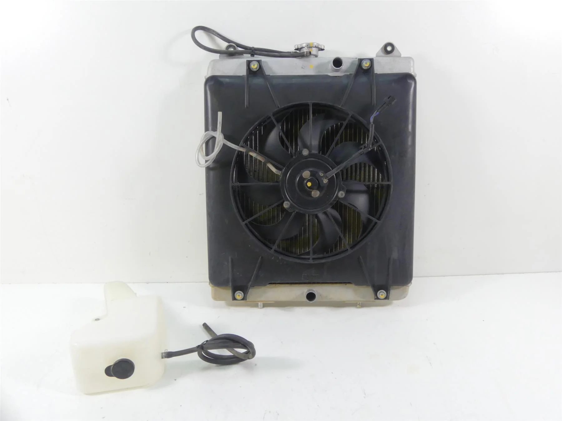 2018 Yamaha YXZ1000R EPS SS Radiator Cooler Fan + Reservoir Set 2HC-E2460-11-00