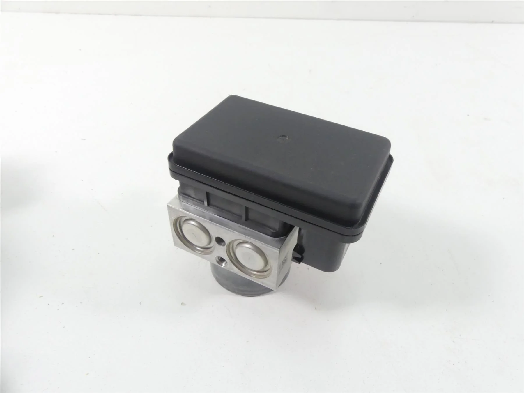 2019 Aprilia Tuono V4 RR Factory Abs Brake Pump Pressure Module 2D000264 - Image 3