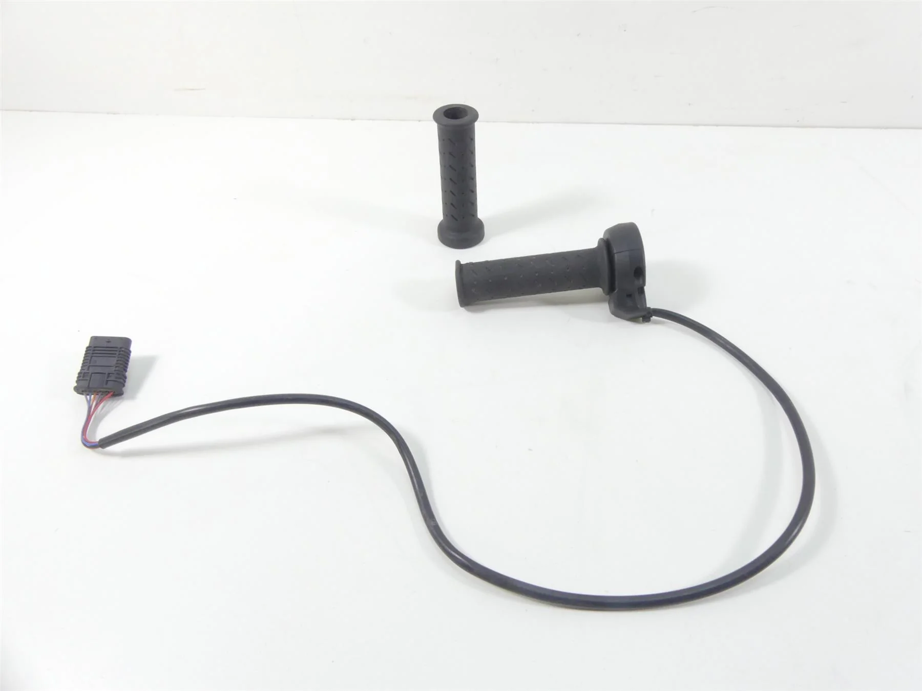 2019 Aprilia Tuono V4 RR Factory Ride Drive By Wire Throttle Grip Set 2D000095 - Image 2
