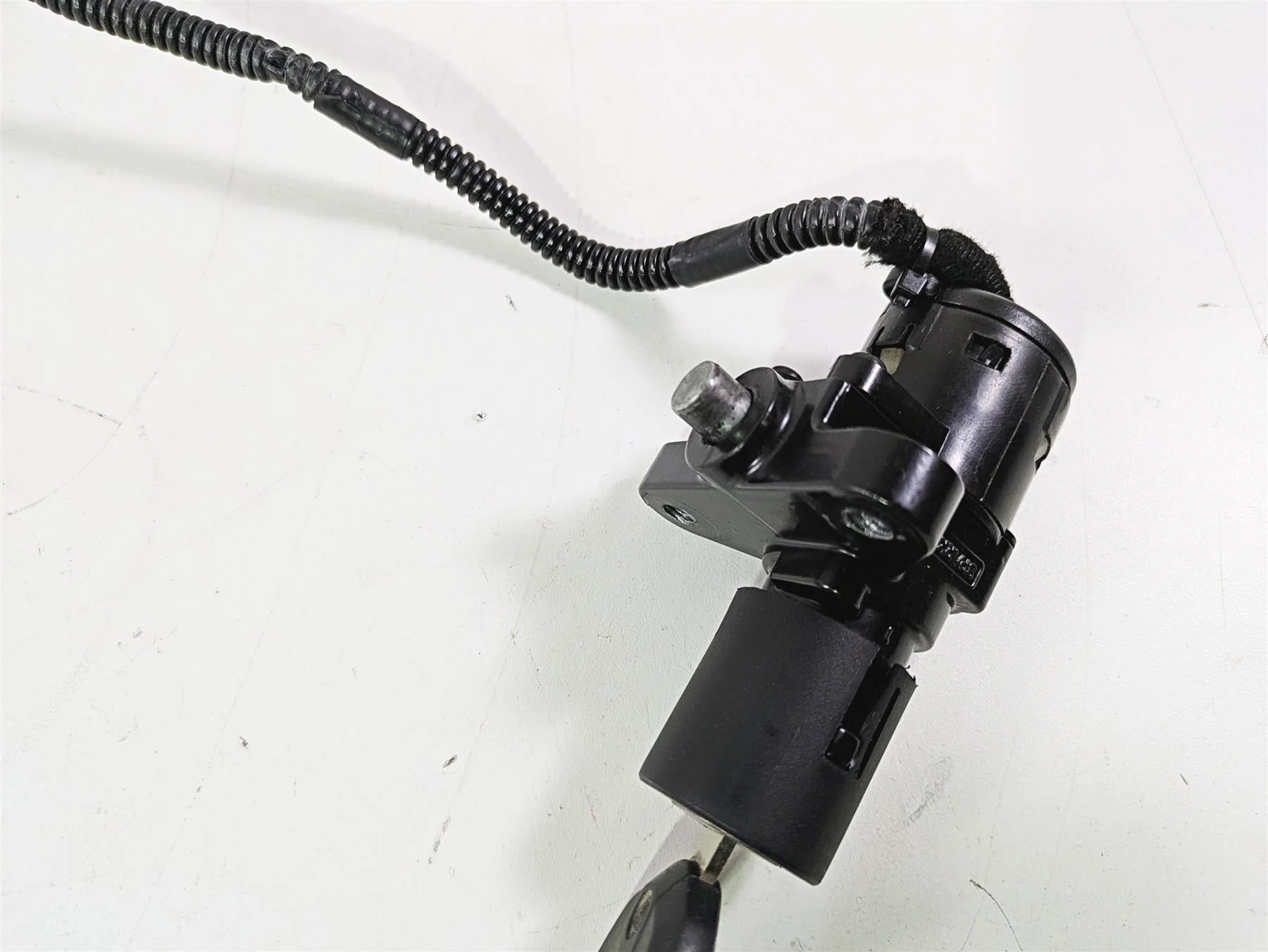 2019 BMW G310GS K02 Ignition Switch Key Lock Tank Cap Set 51258393221 - Image 9