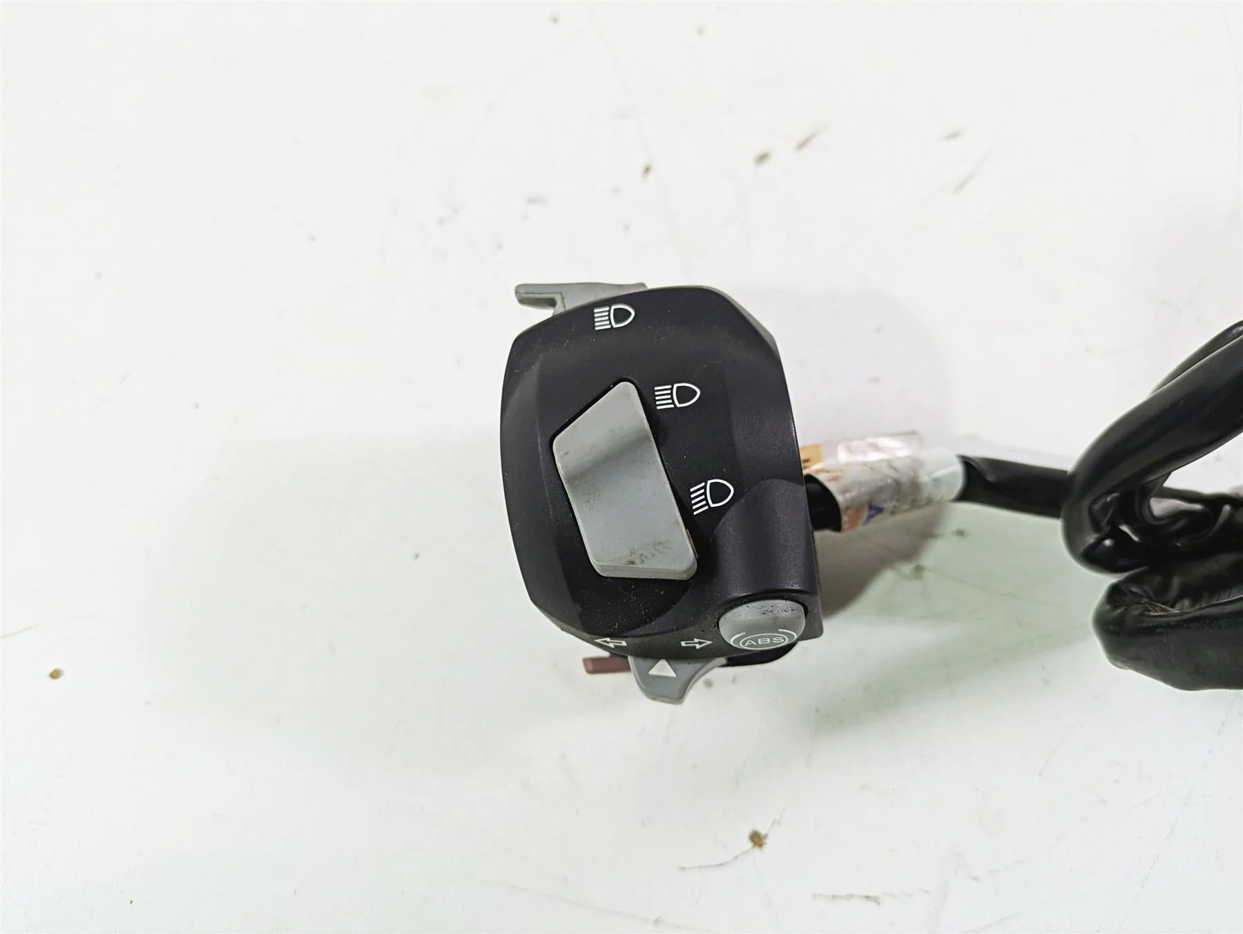 2019 BMW G310GS K02 Left Hand Turn Signal Abs Control Switch 61318569835 - Image 8