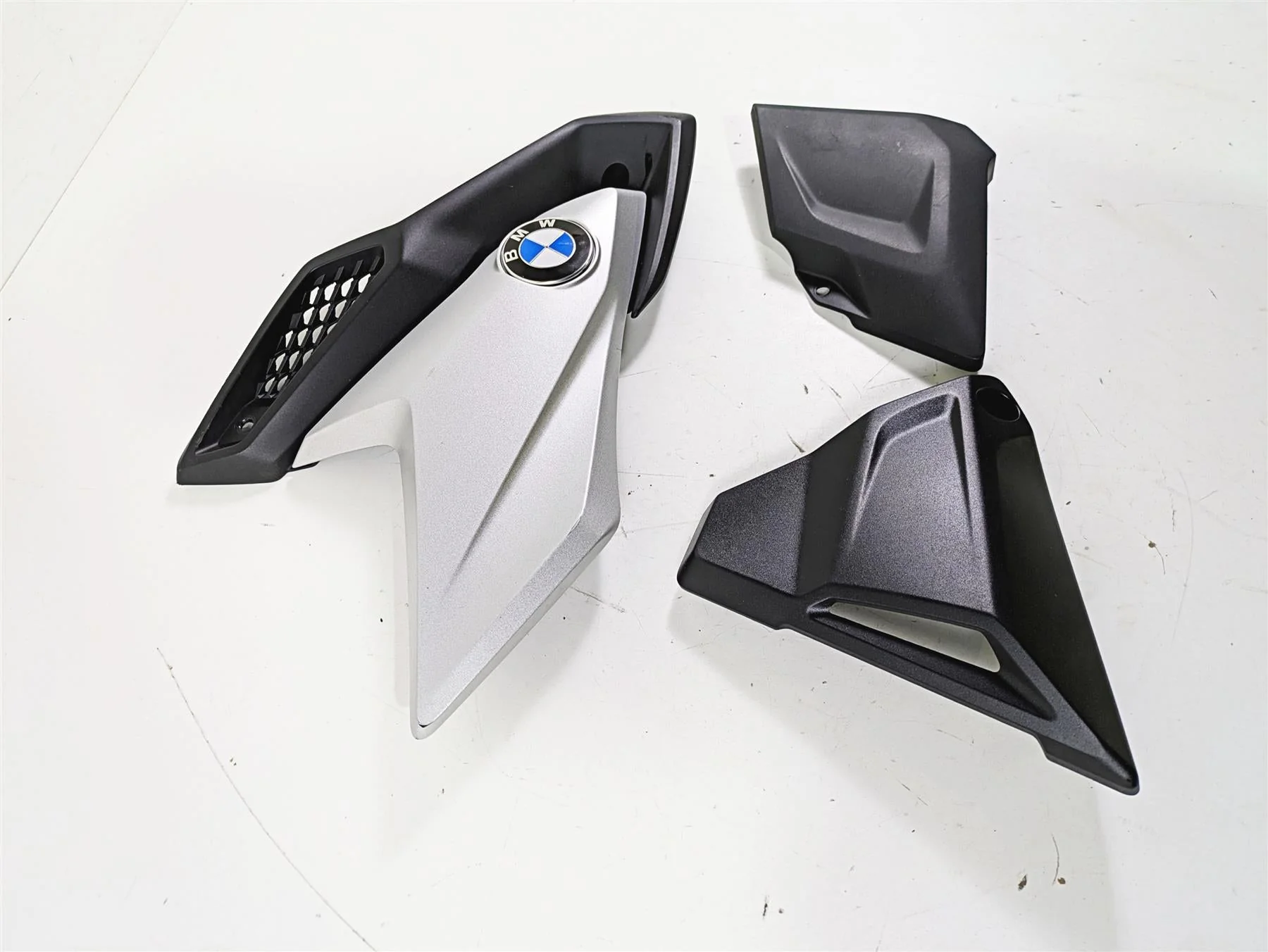 2019 BMW G310GS K02 Left Main Cover Fairing Emblem Set 46638560417 - Image 2