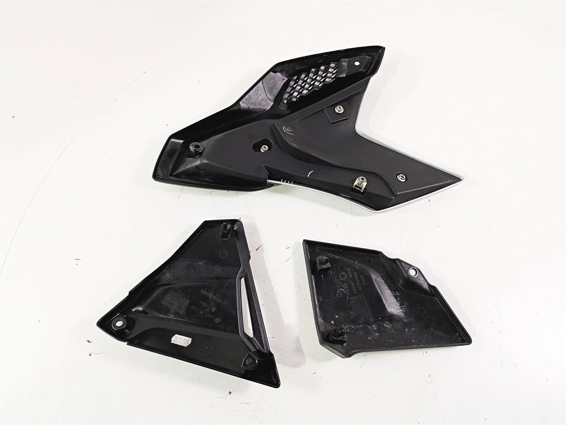 2019 BMW G310GS K02 Left Main Cover Fairing Emblem Set 46638560417 - Image 8