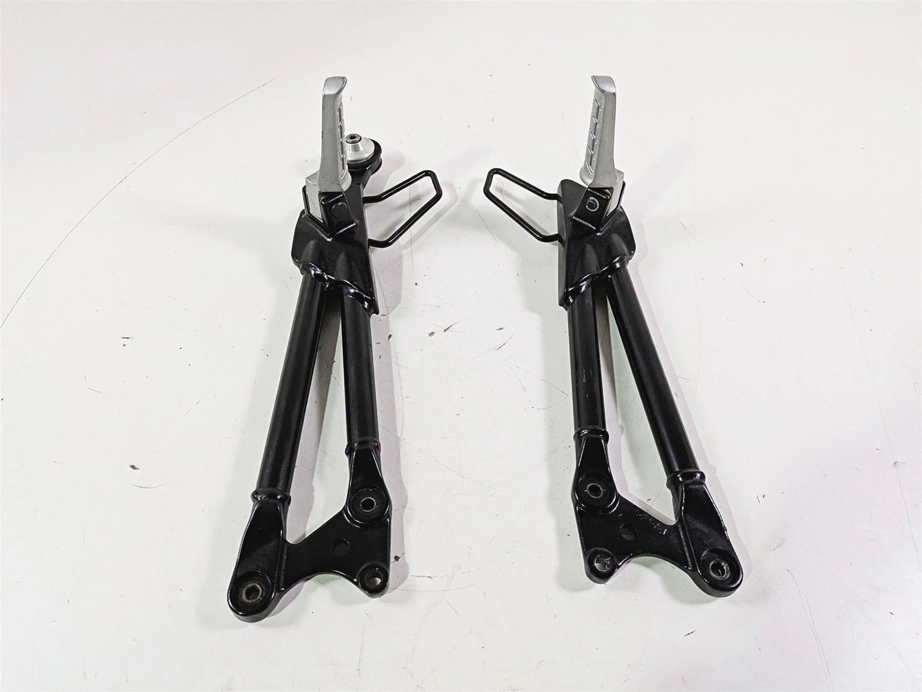 2019 BMW G310GS K02 Rear Footpeg Rest & Mounts Set 46718560597 46718560598 - Image 3