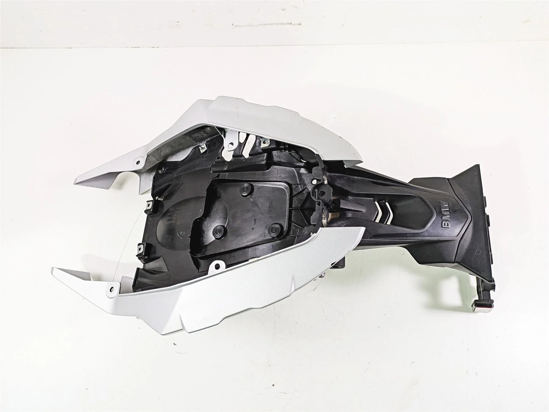 2019 BMW G310GS K02 Rear Tail Fairing Cover Plate Holder Set 46638388628 - Image 5