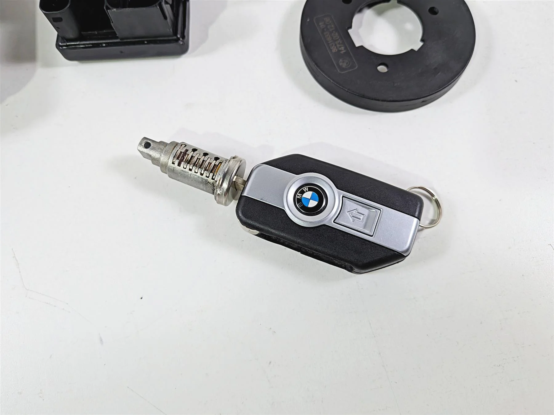 2019 BMW R1250GS K50 Cdi Ecm Ignition Switch Key Lock 13619457511 66128559944 - Image 10