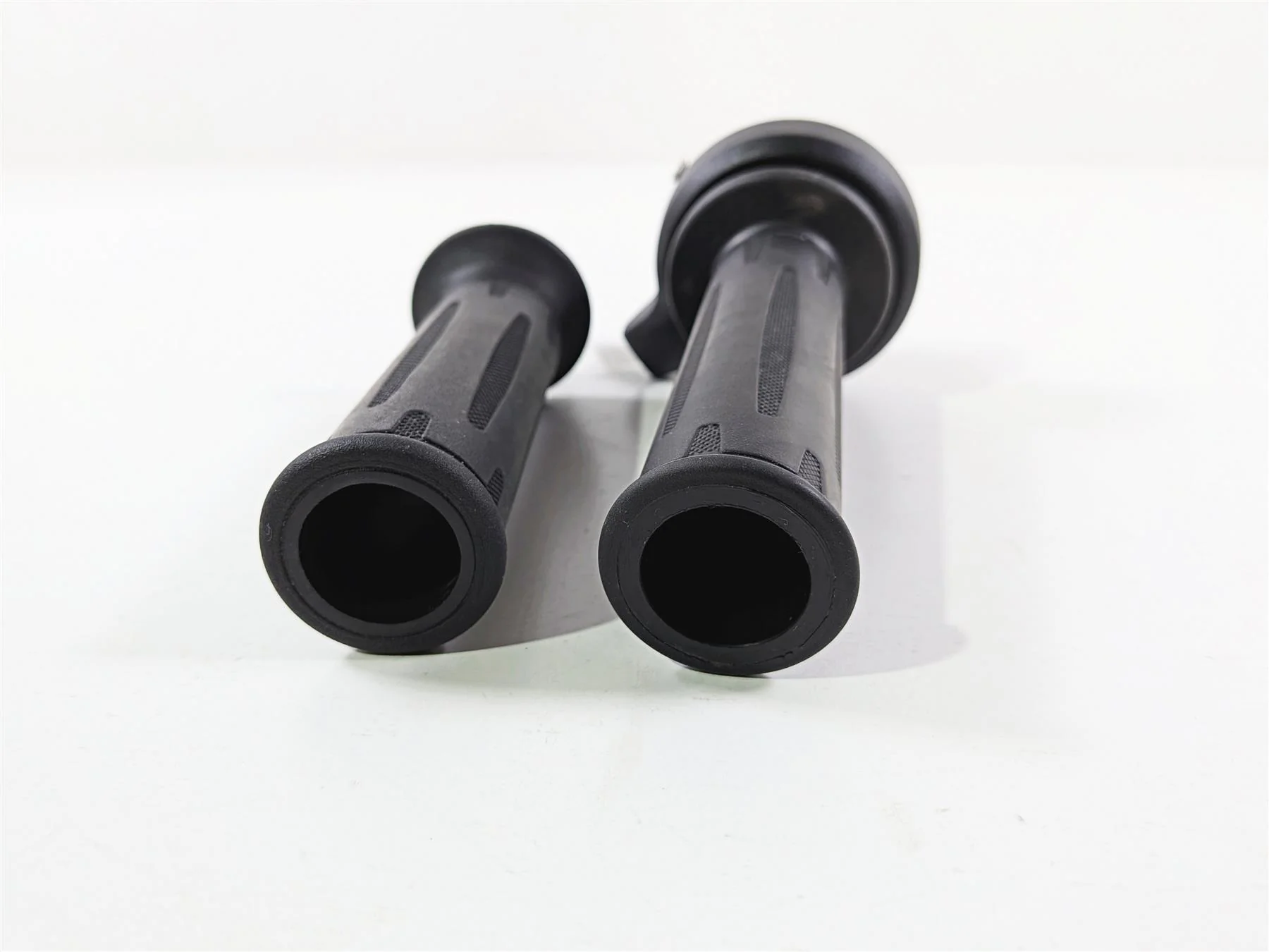 2019 BMW R1250GS K50 Hand Grip Handle Set Heated Cruise 61318549455 61318552120 - Image 9