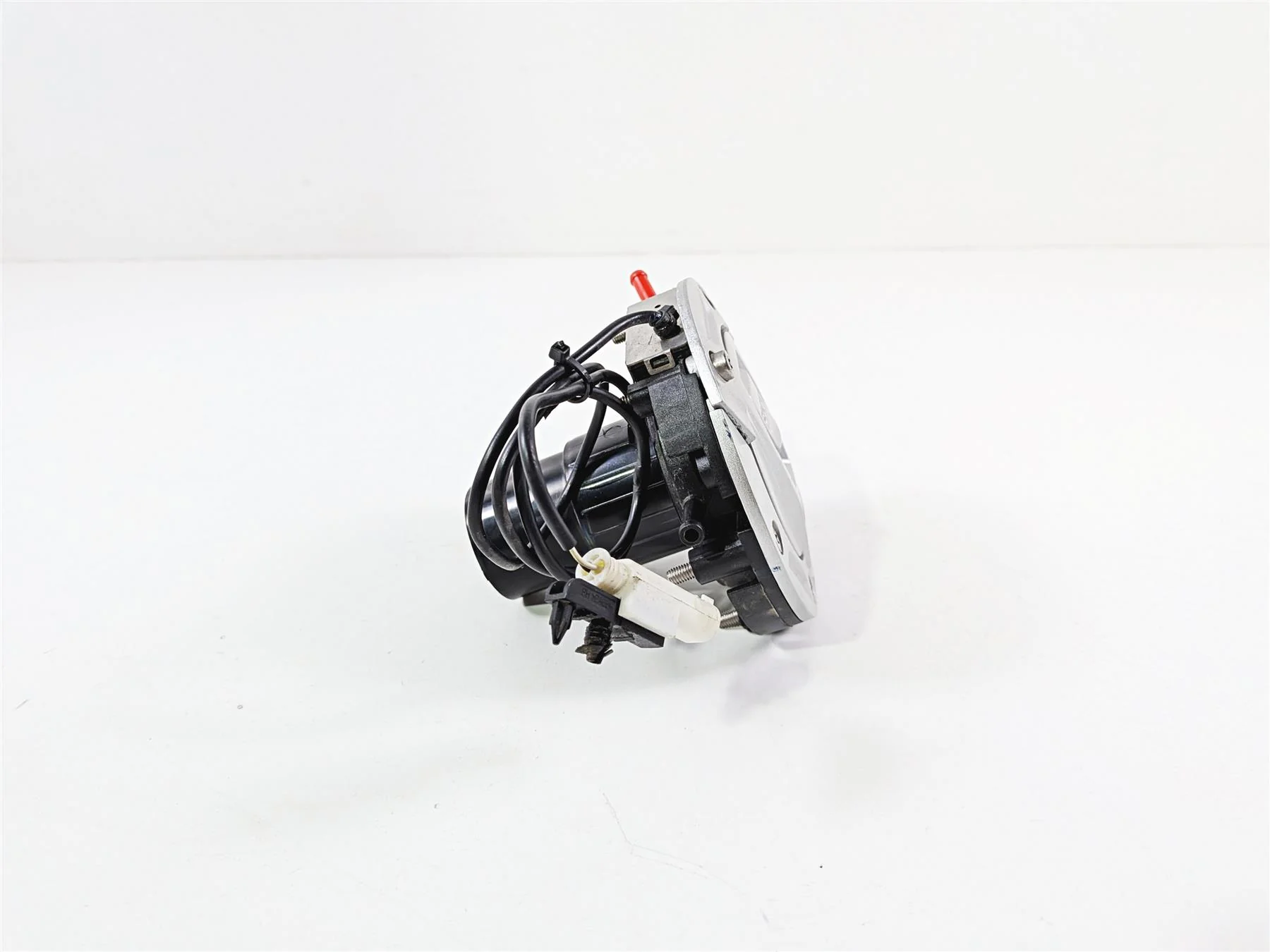 2019 BMW R1250GS K50 Keyless Fuel Gas Petrol Cap Lid Door 16118531632 - Image 4