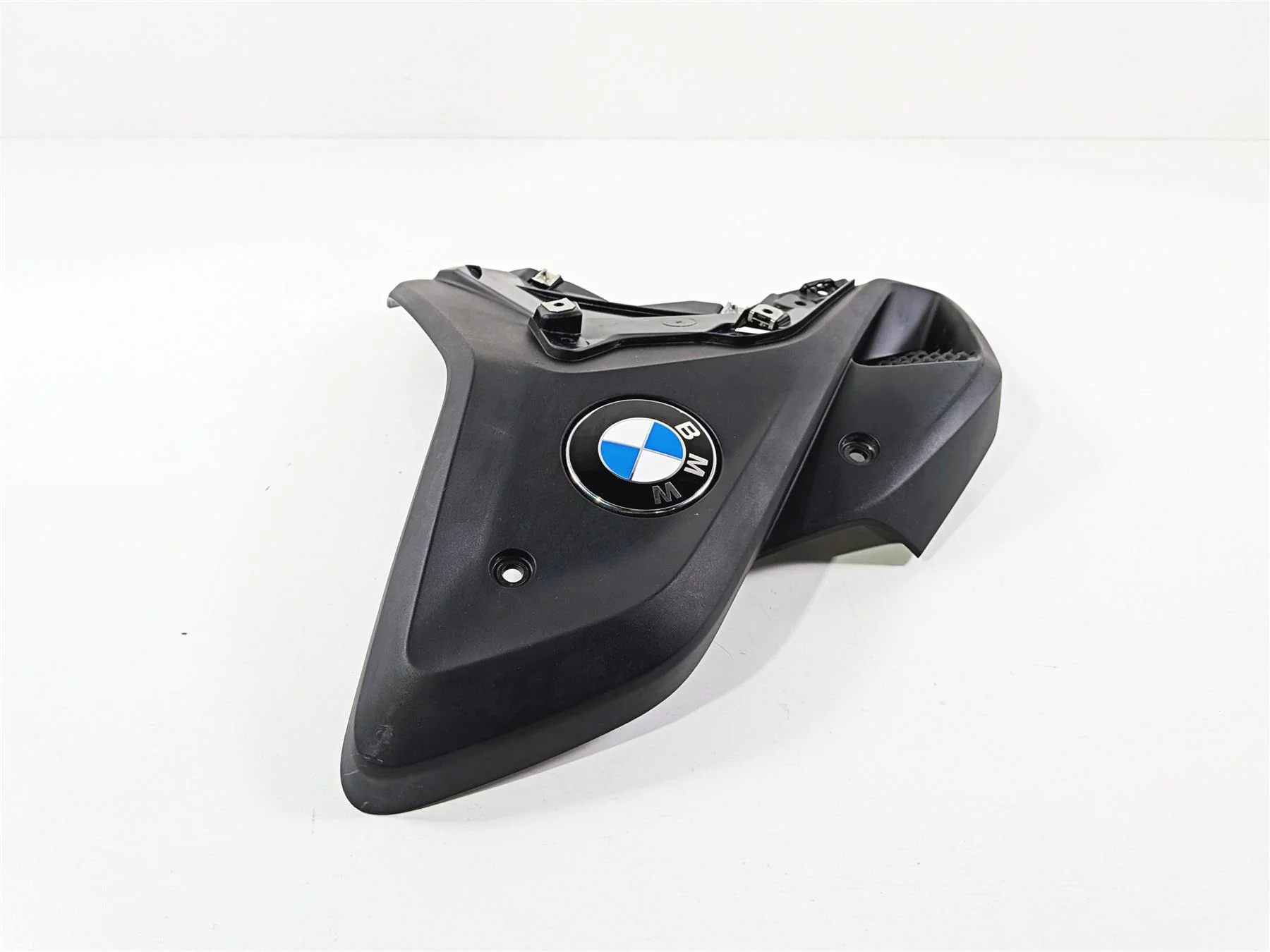 2019 BMW R1250GS K50 Left Intake Fairing & Emblem 46638556655 - Image 5