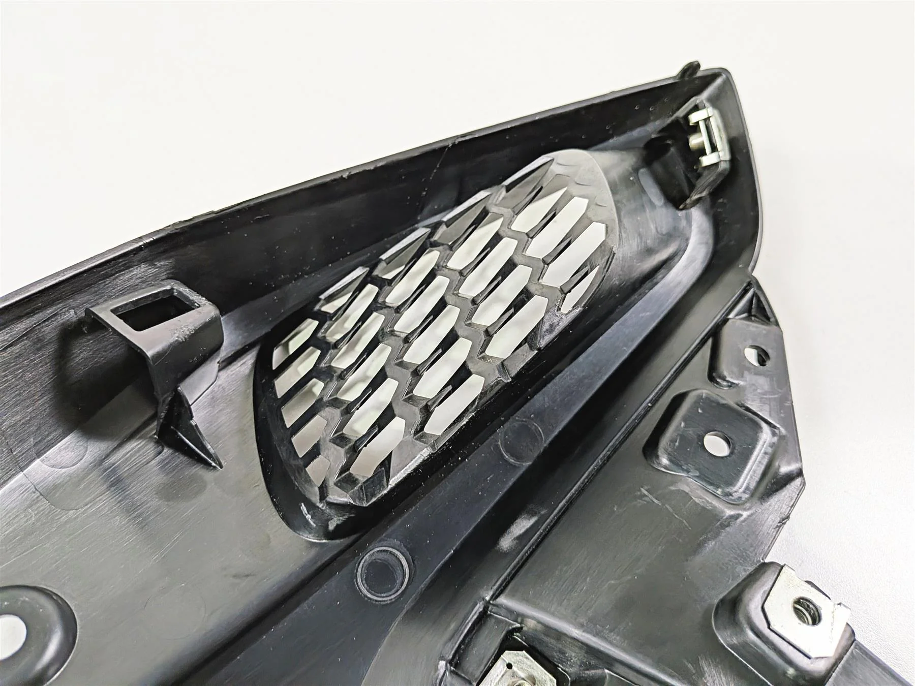 2019 BMW R1250GS K50 Left Intake Fairing & Emblem 46638556655 - Image 8