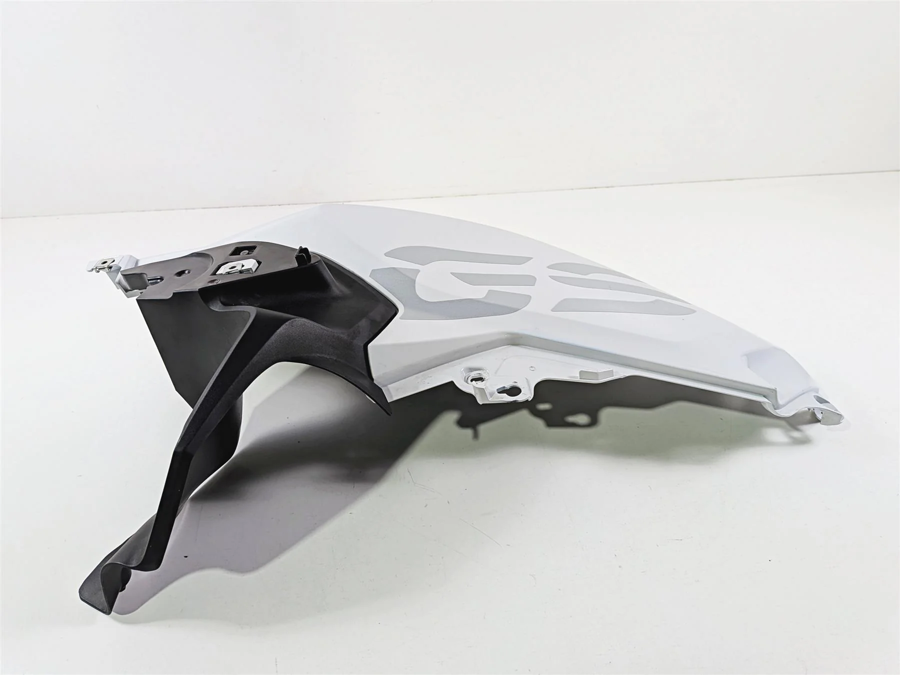 2019 BMW R1250GS K50 Left Main Tank Fairing Cover Read 46638563501 46638563503 - Image 2