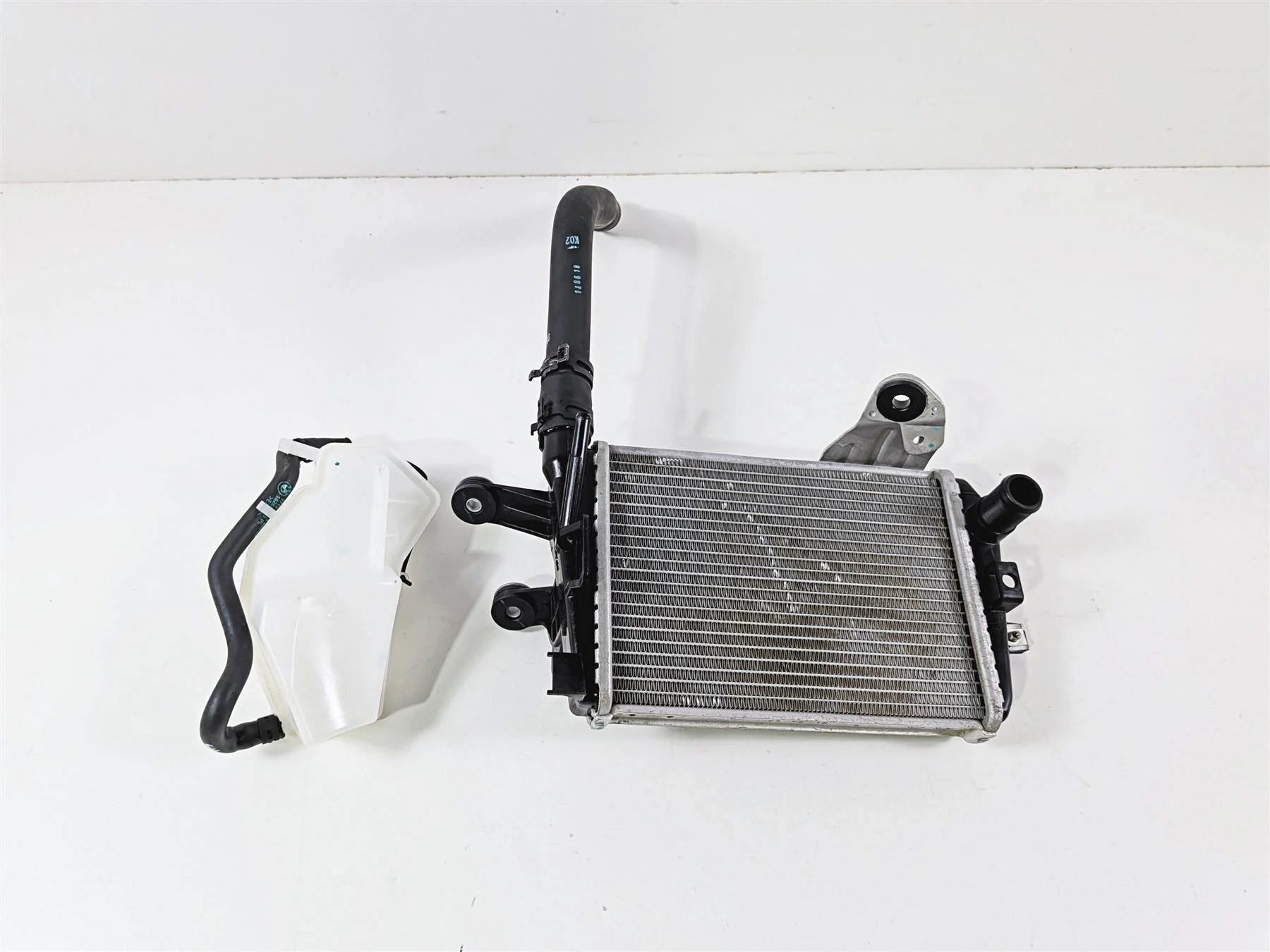 2019 BMW R1250GS K50 Left Radiator & Reservoir Set 17118546408