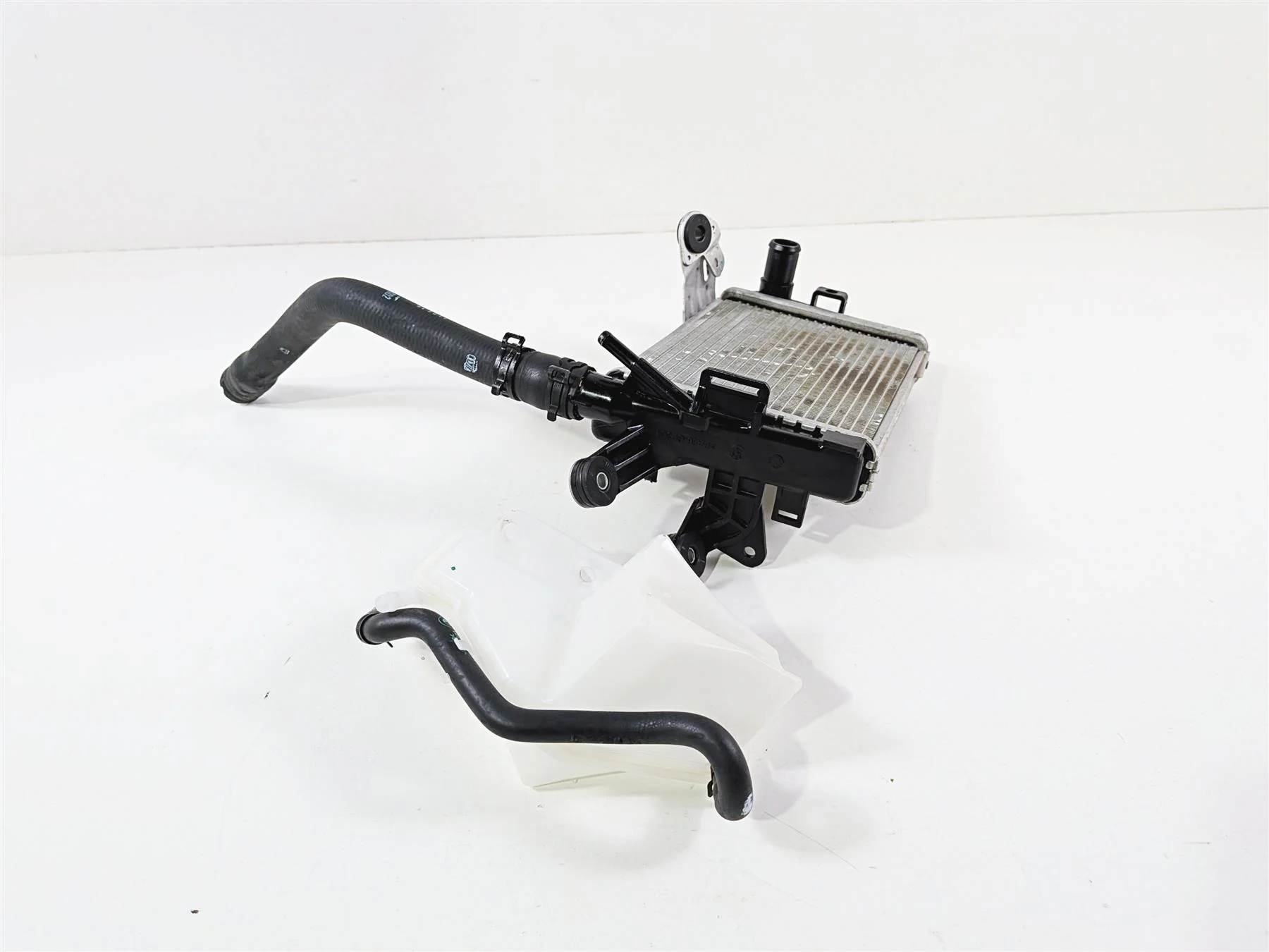 2019 BMW R1250GS K50 Left Radiator & Reservoir Set 17118546408 - Image 3
