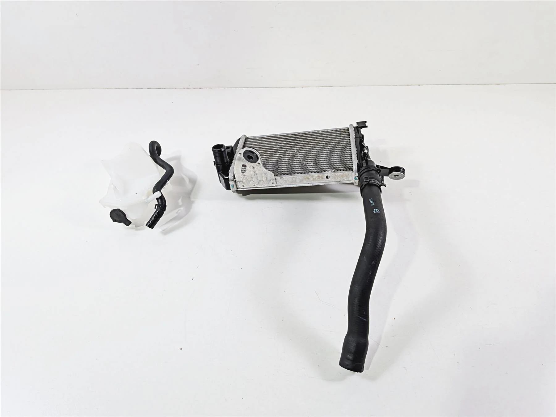 2019 BMW R1250GS K50 Left Radiator & Reservoir Set 17118546408 - Image 4