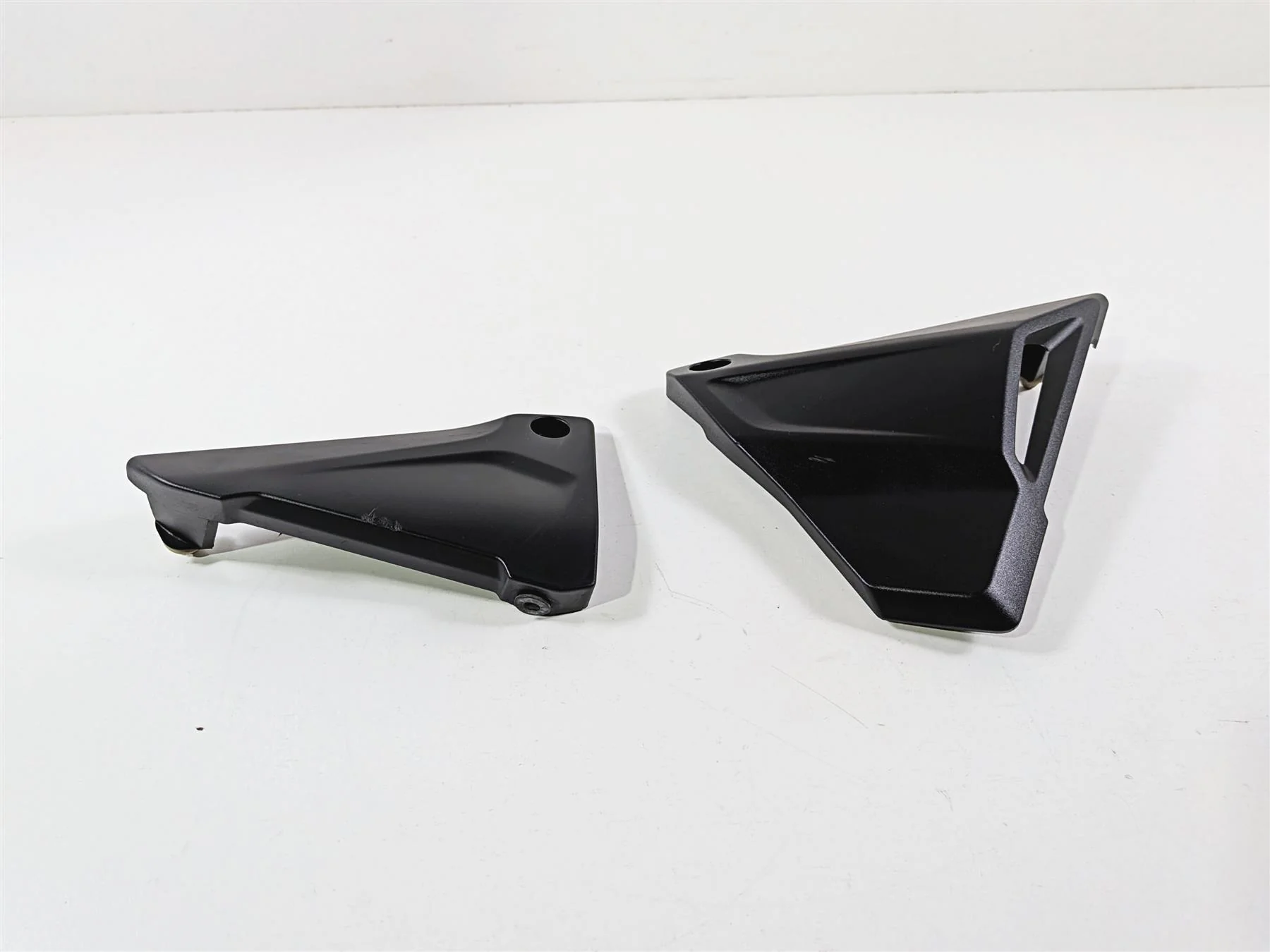 2019 BMW R1250GS K50 Left Right Battery Cover Set L 46638523155 46638523156 - Image 2